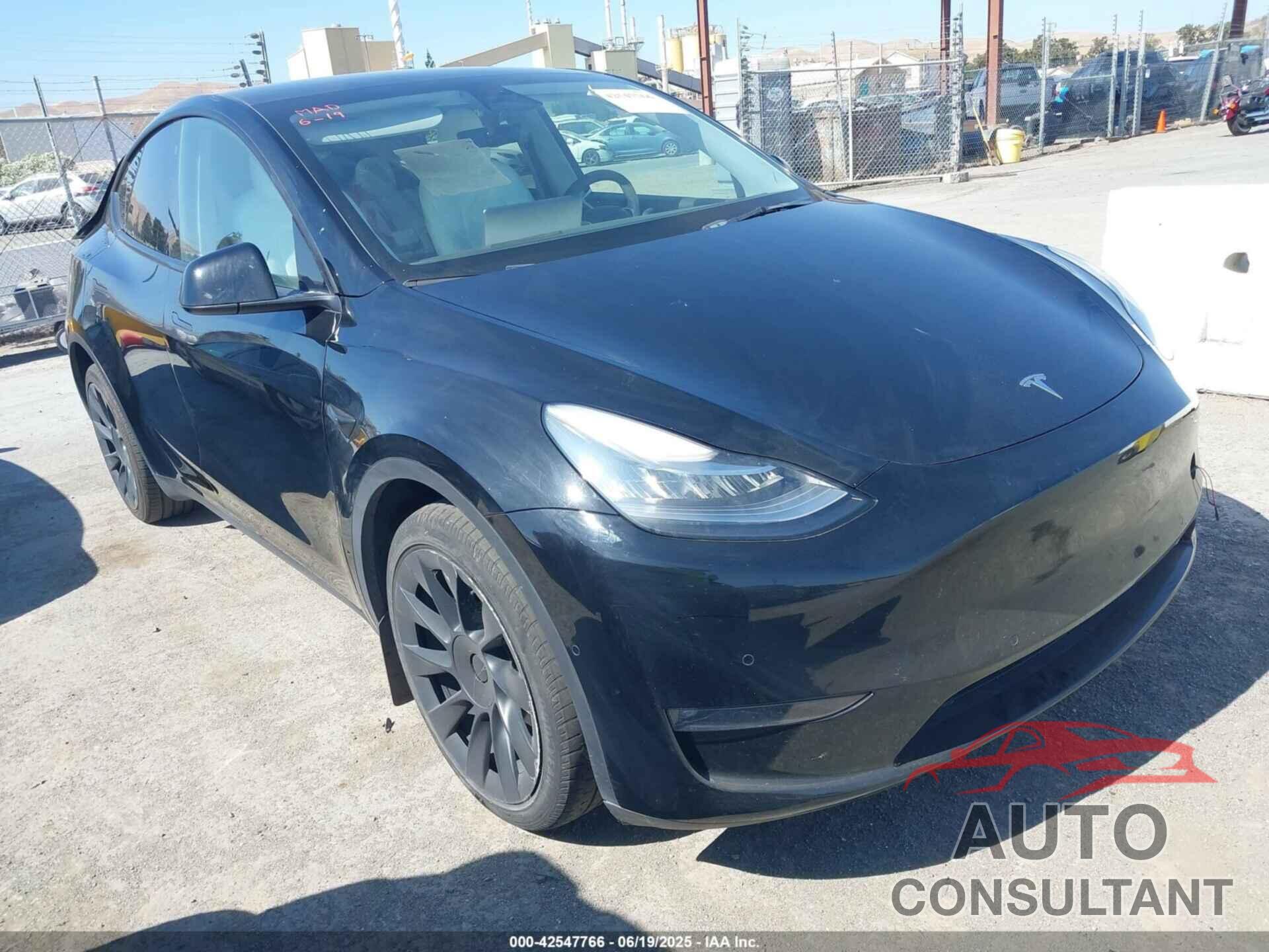 TESLA MODEL Y 2021 - 5YJYGDEE4MF230965