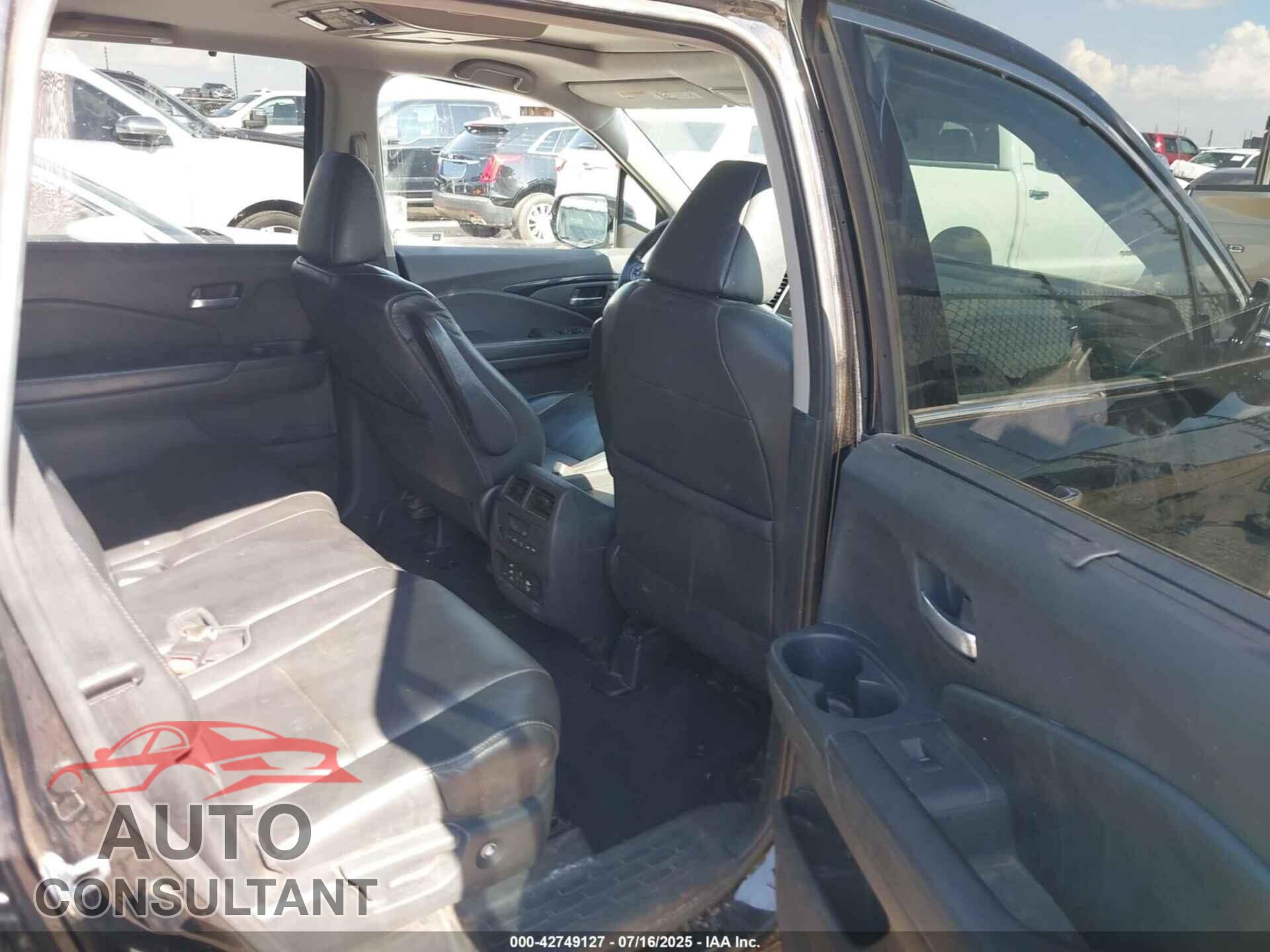 HONDA PILOT 2016 - 5FNYF5H99GB055916
