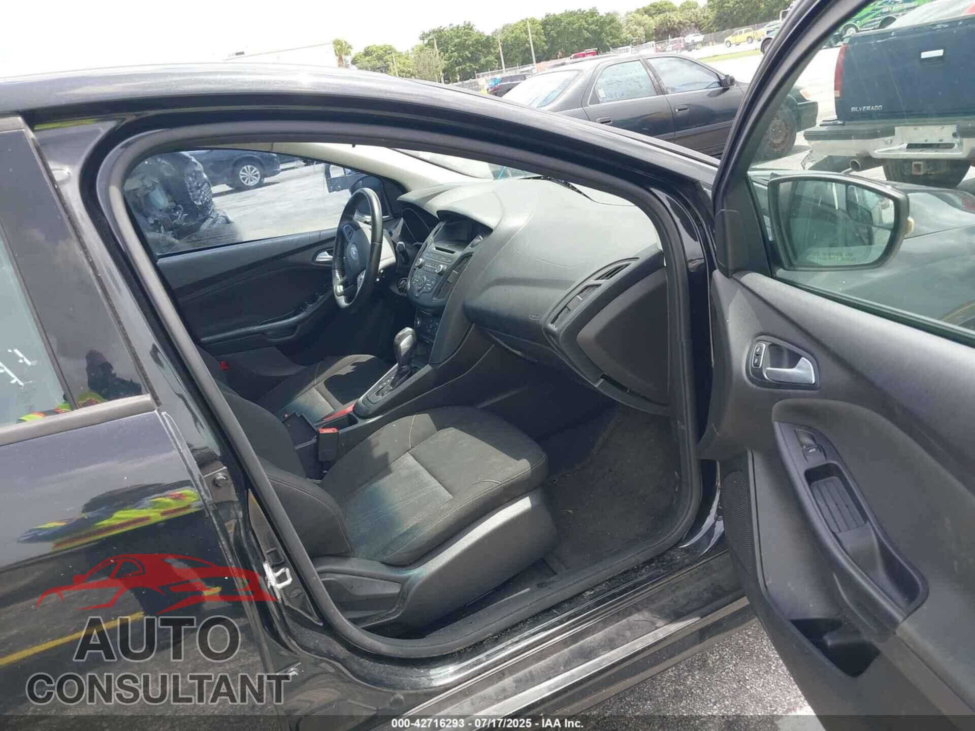 FORD FOCUS 2015 - 1FADP3F21FL209221