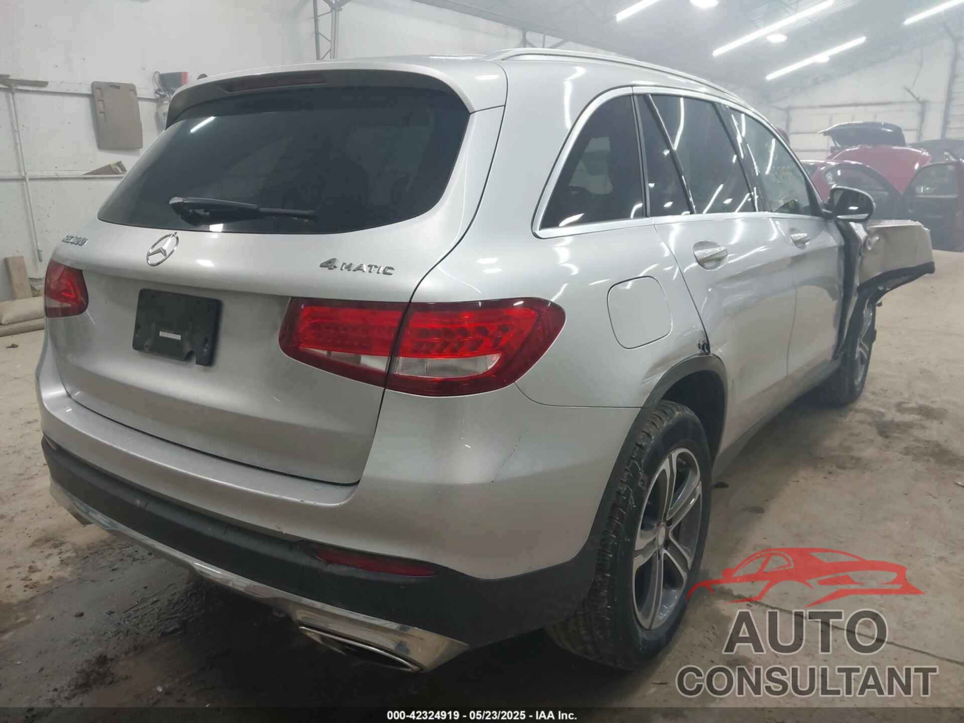 MERCEDES-BENZ GLC 300 2016 - WDC0G4KB6GF098521