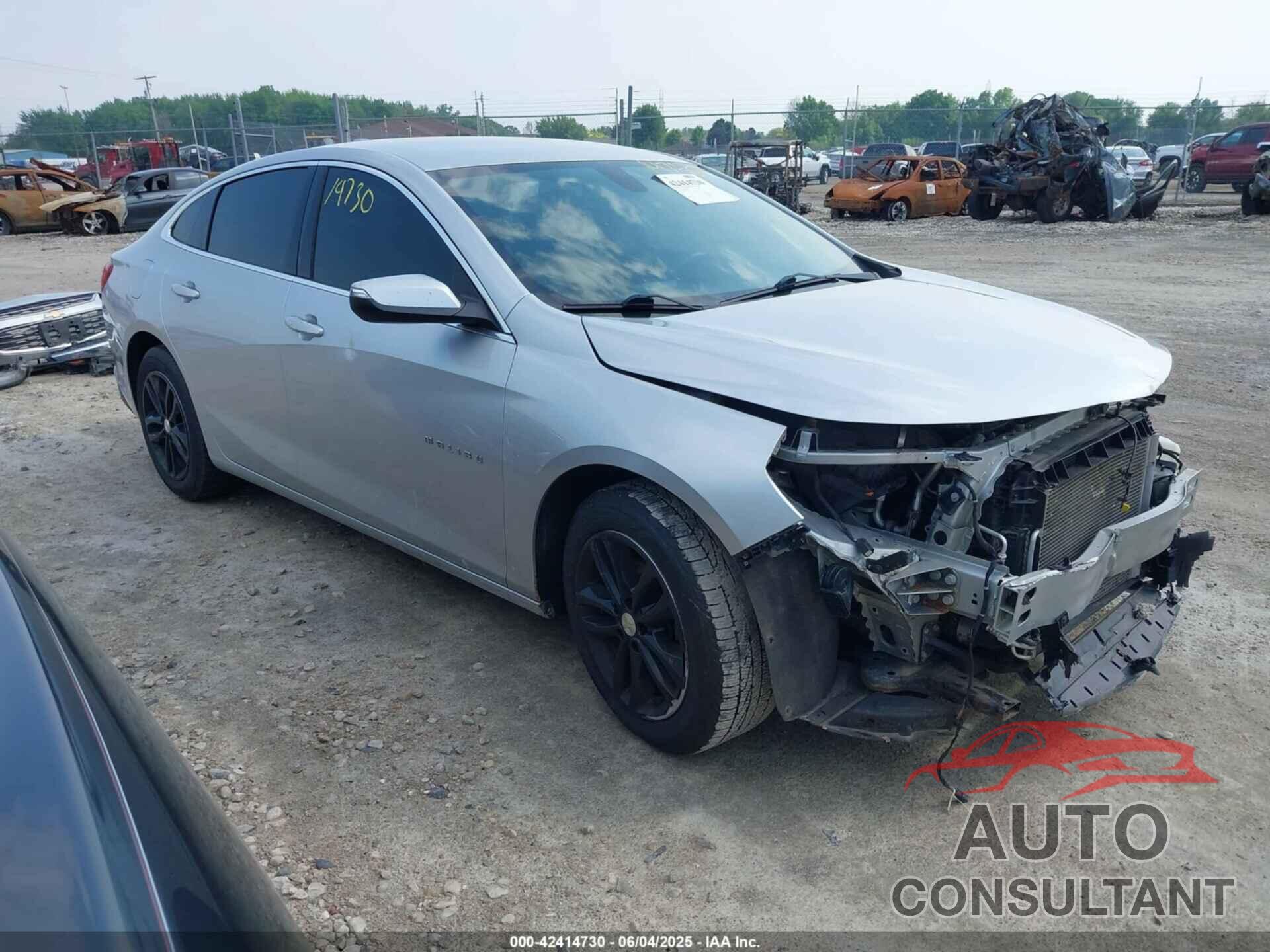 CHEVROLET MALIBU 2017 - 1G1ZE5ST5HF257427