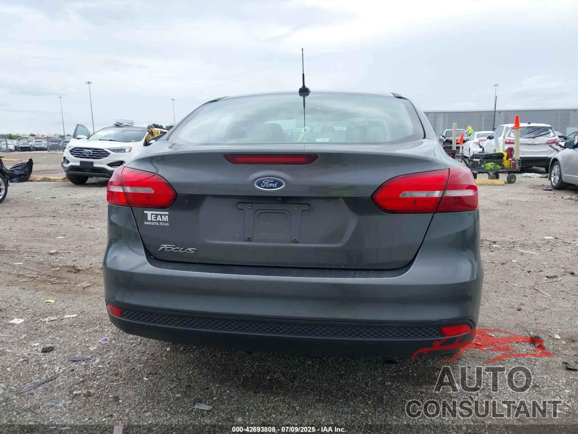FORD FOCUS 2018 - 1FADP3E21JL244125