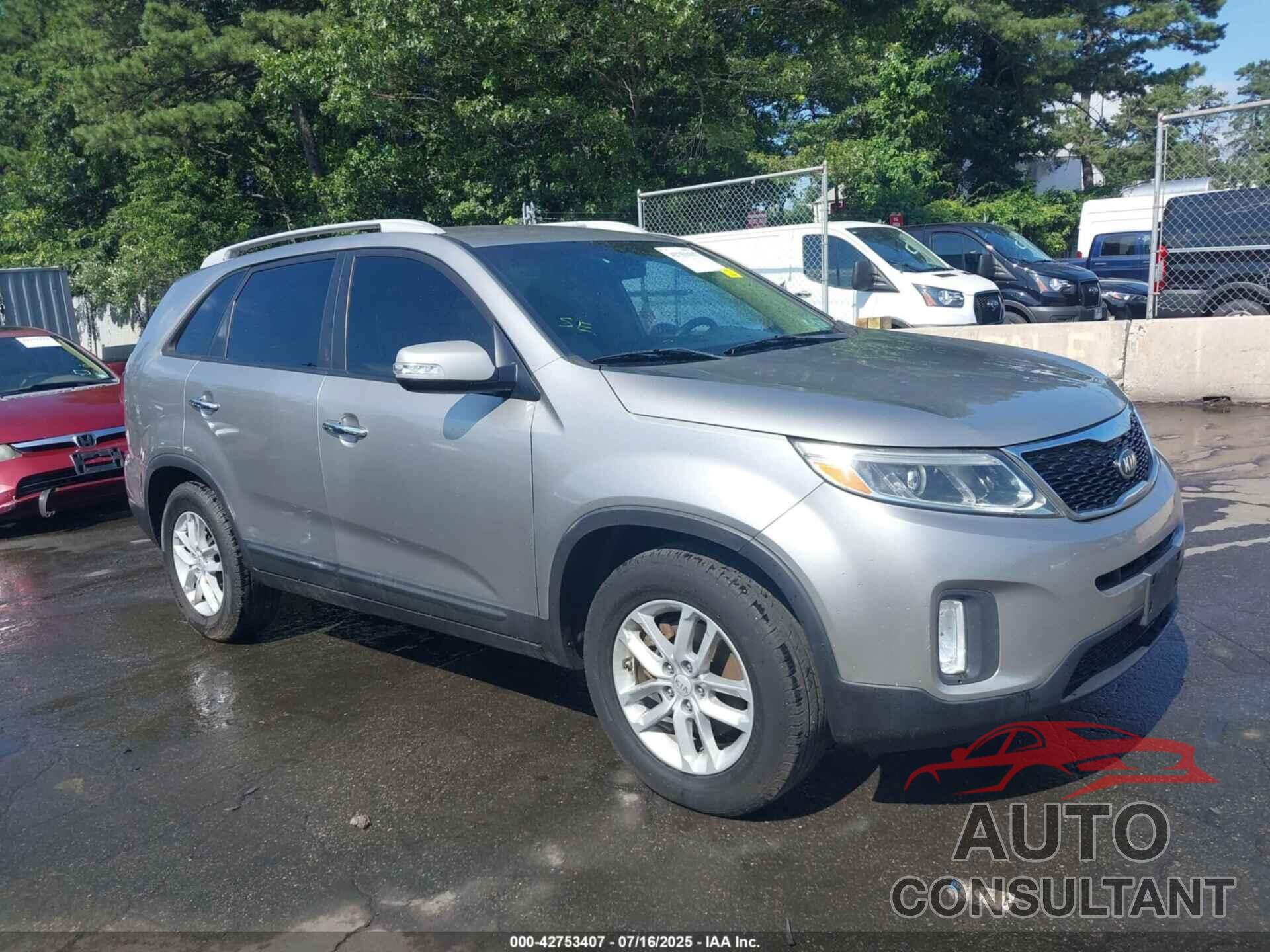 KIA SORENTO 2015 - 5XYKTCA63FG608179