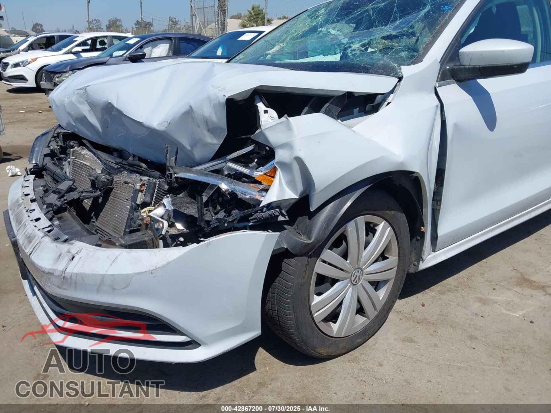 VOLKSWAGEN JETTA 2017 - 3VW2B7AJXHM233621