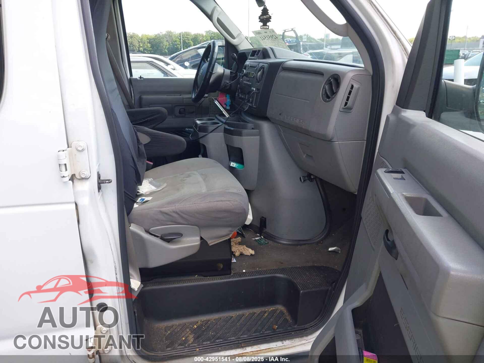 FORD E-350 SUPER DUTY 2011 - 1FBSS3BL3BDA20237
