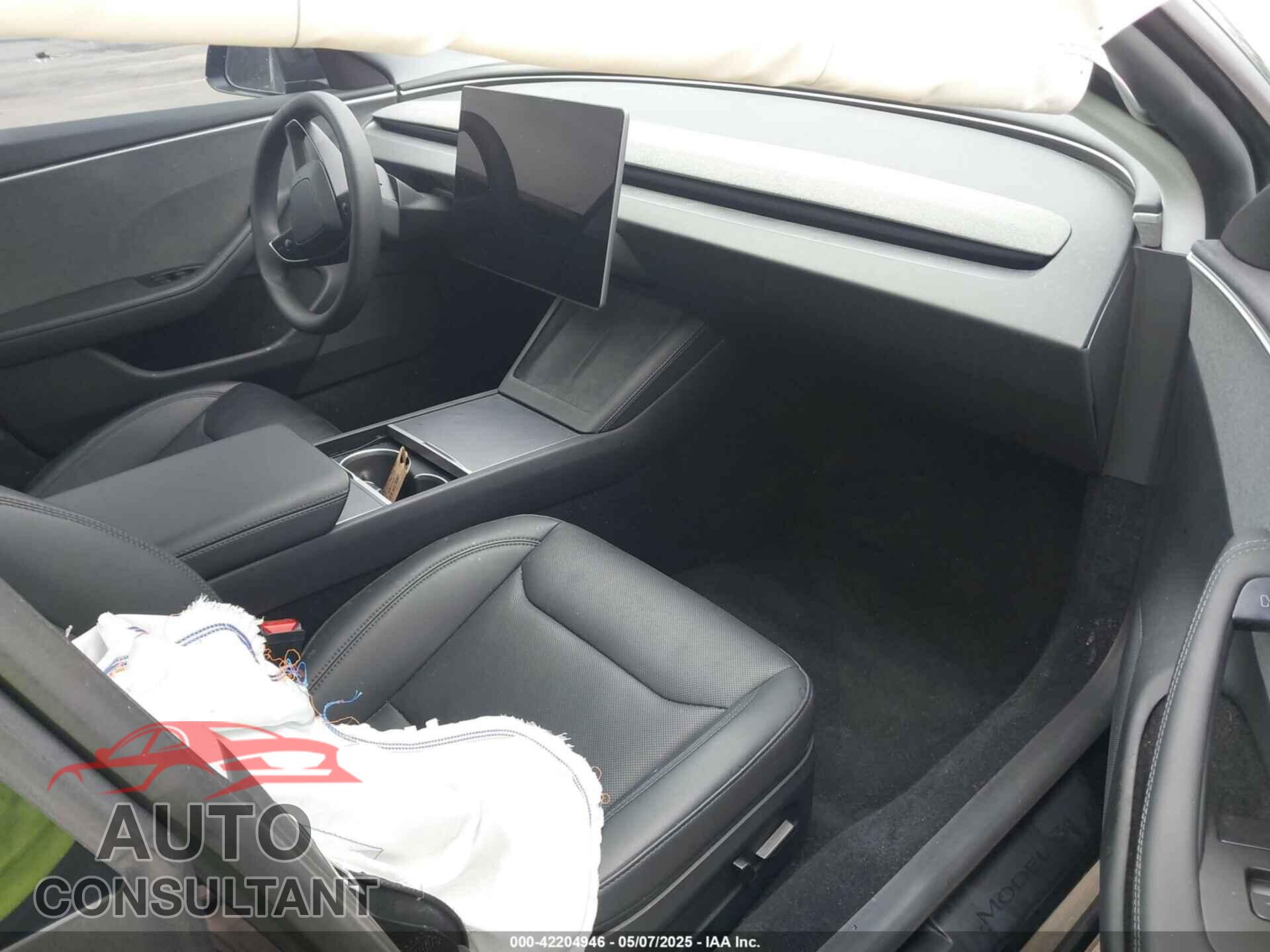 TESLA MODEL 3 2024 - 5YJ3E1EA0RF856726
