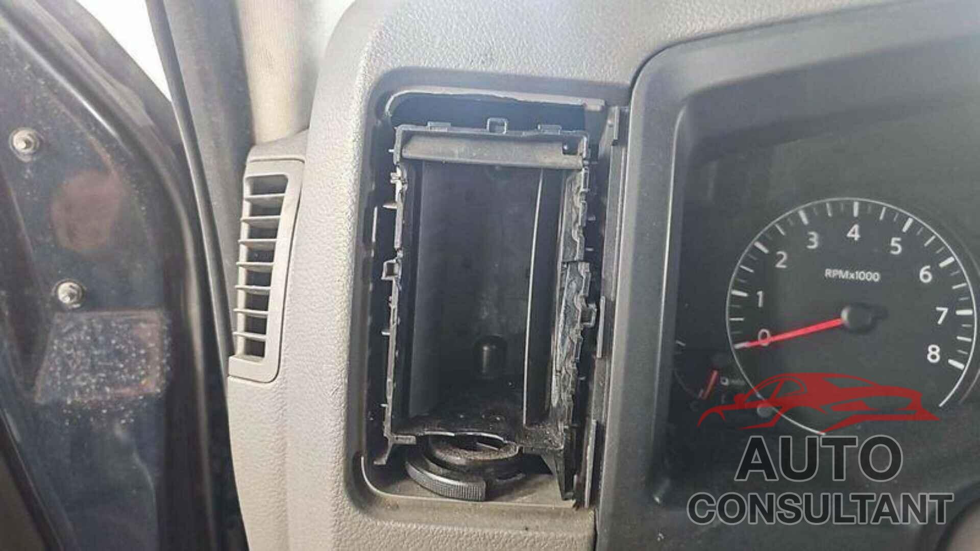 NISSAN NV 2019 - 1N6BF0LY8KN802677