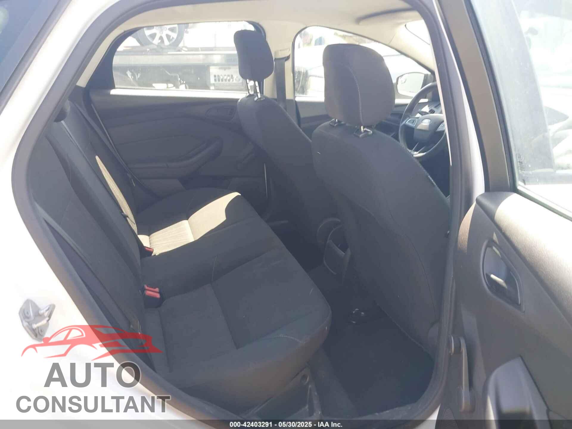 FORD FOCUS 2016 - 1FADP3E27GL270902