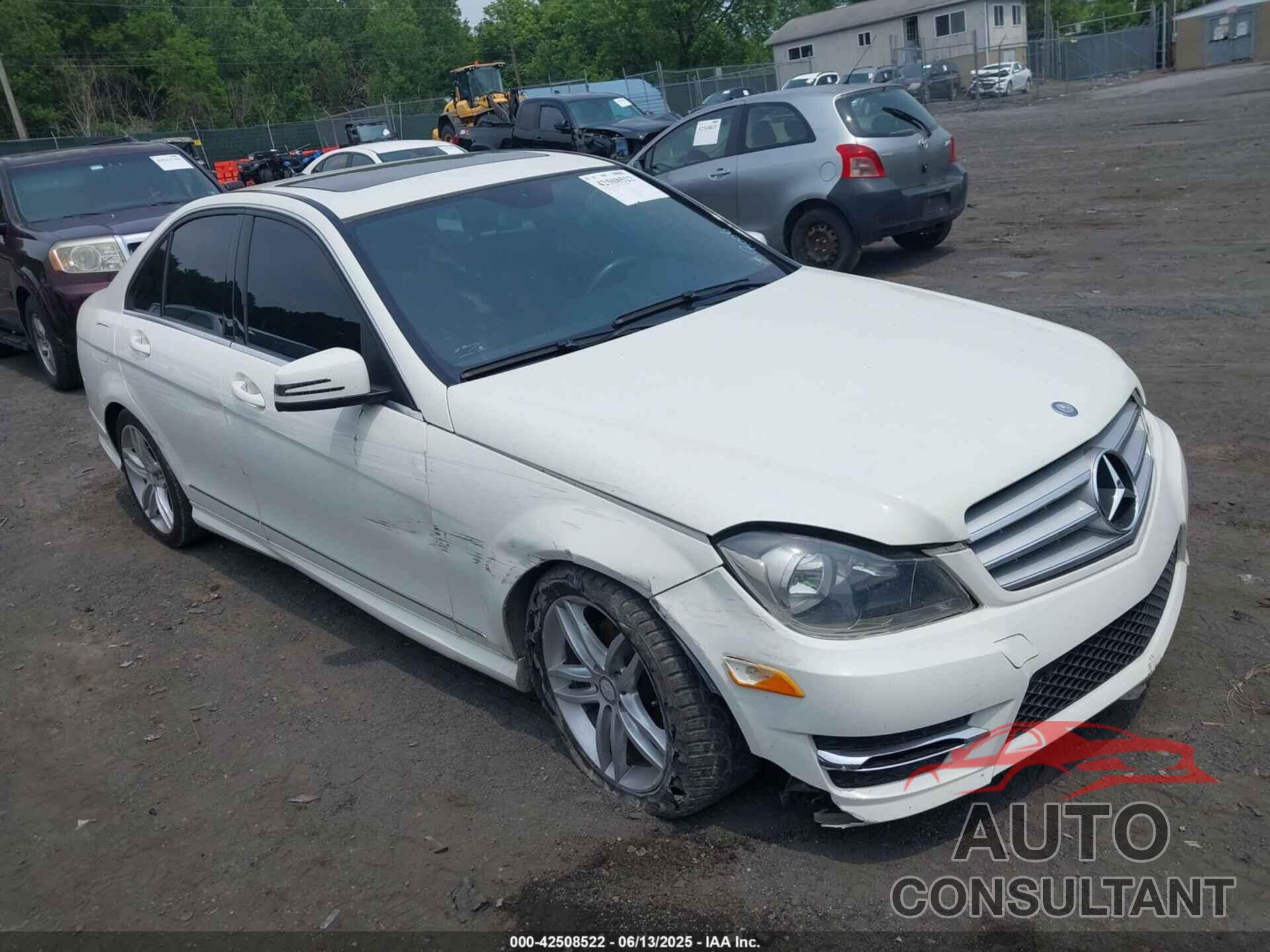 MERCEDES-BENZ C 300 2012 - WDDGF8BB9CR232015