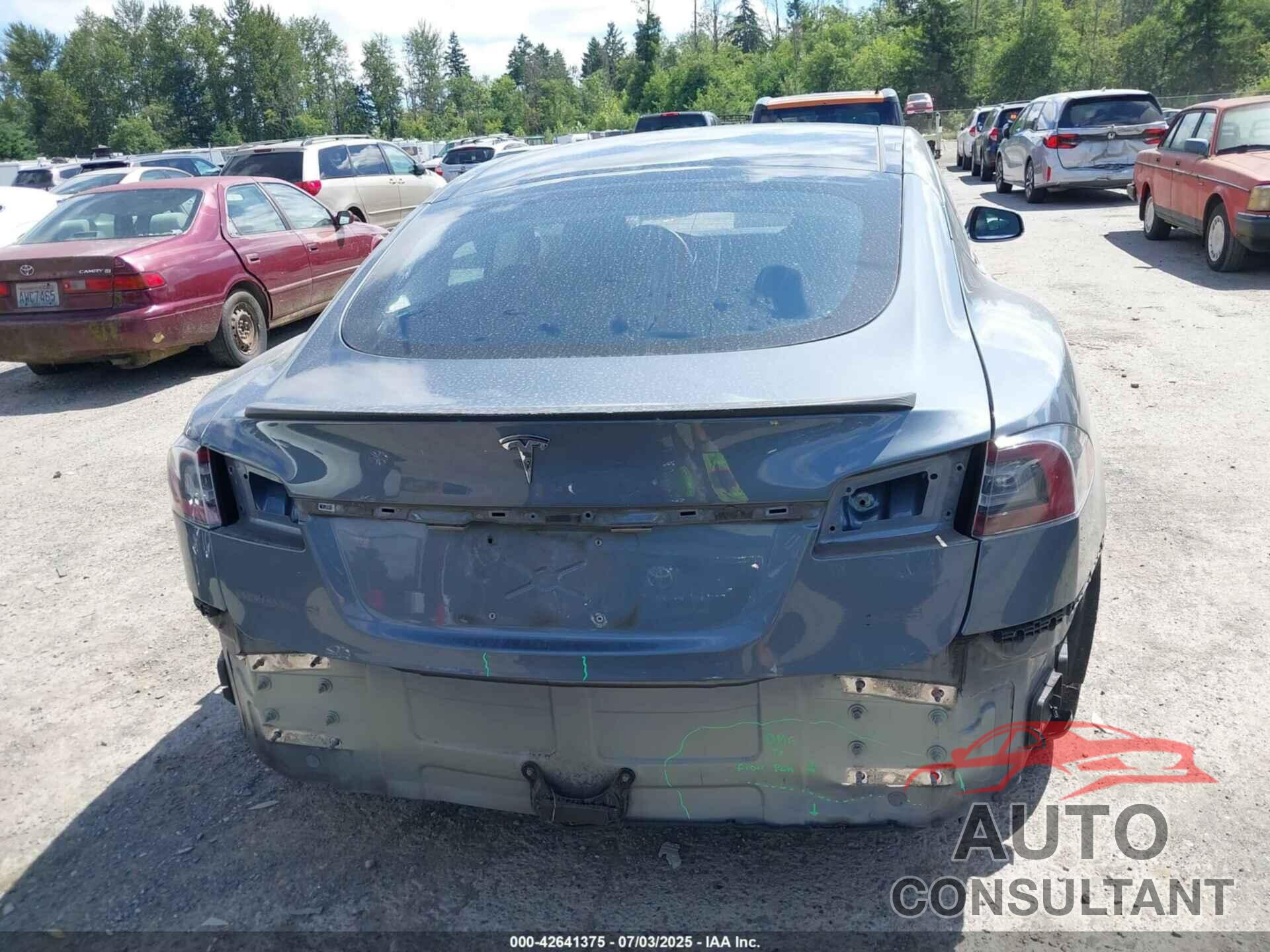 TESLA MODEL S 2013 - 5YJSA1DP8DFP28644