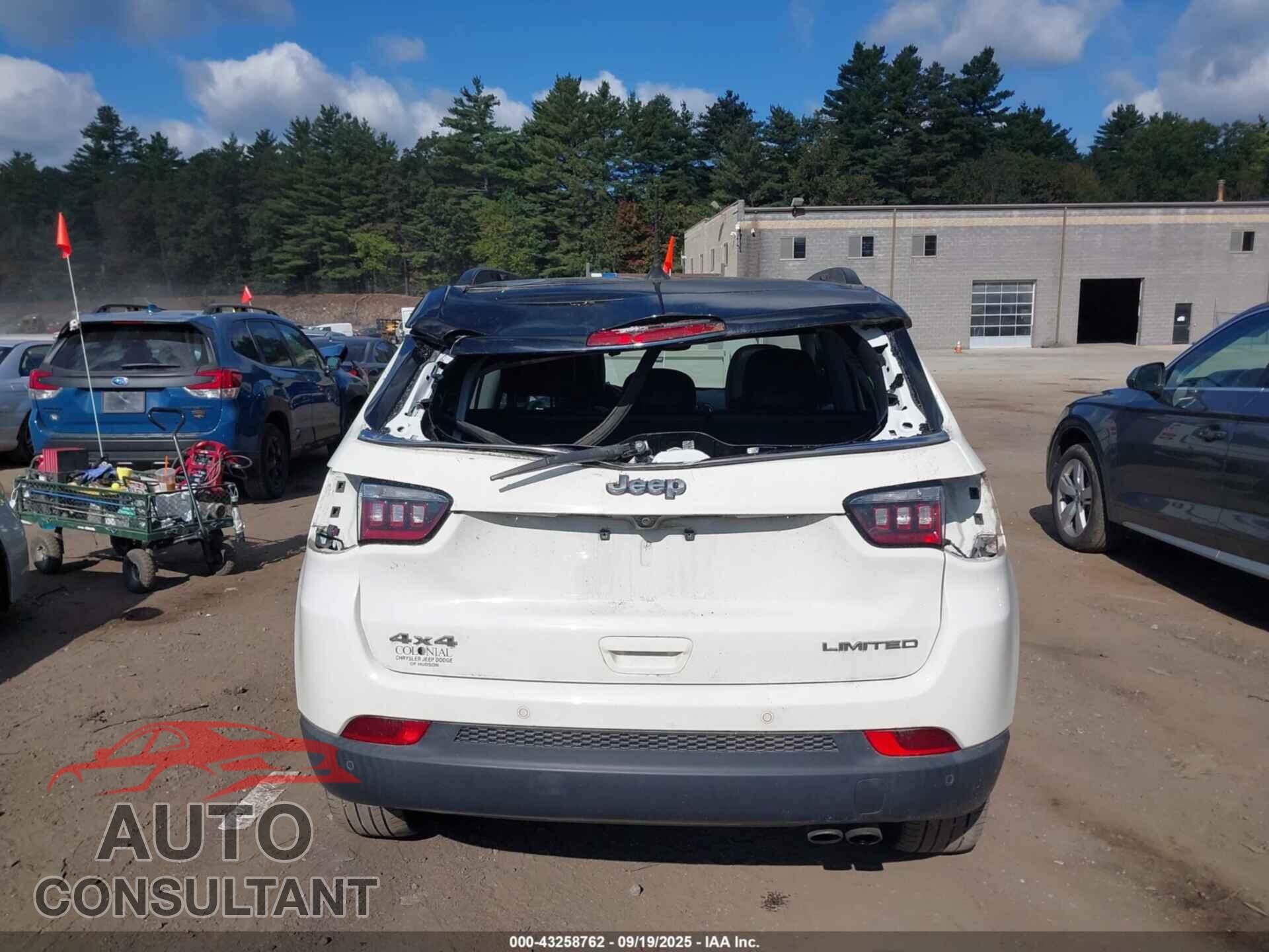 JEEP COMPASS 2018 - 3C4NJDCB9JT404197
