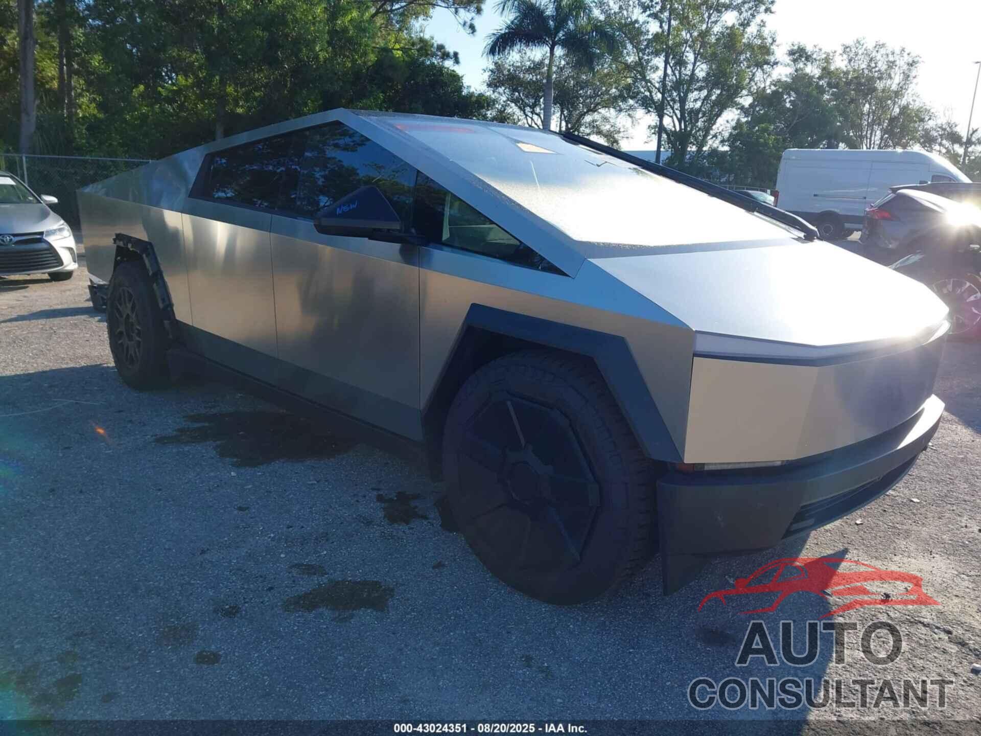 TESLA CYBERTRUCK 2025 - 7G2CEHEE5SA059951