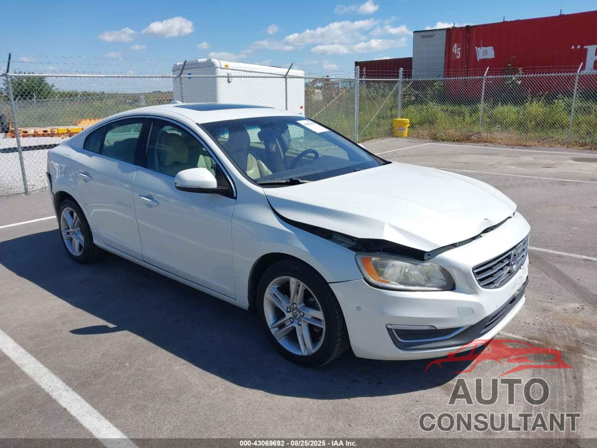 VOLVO S60 2015 - YV126MFB4F1311757
