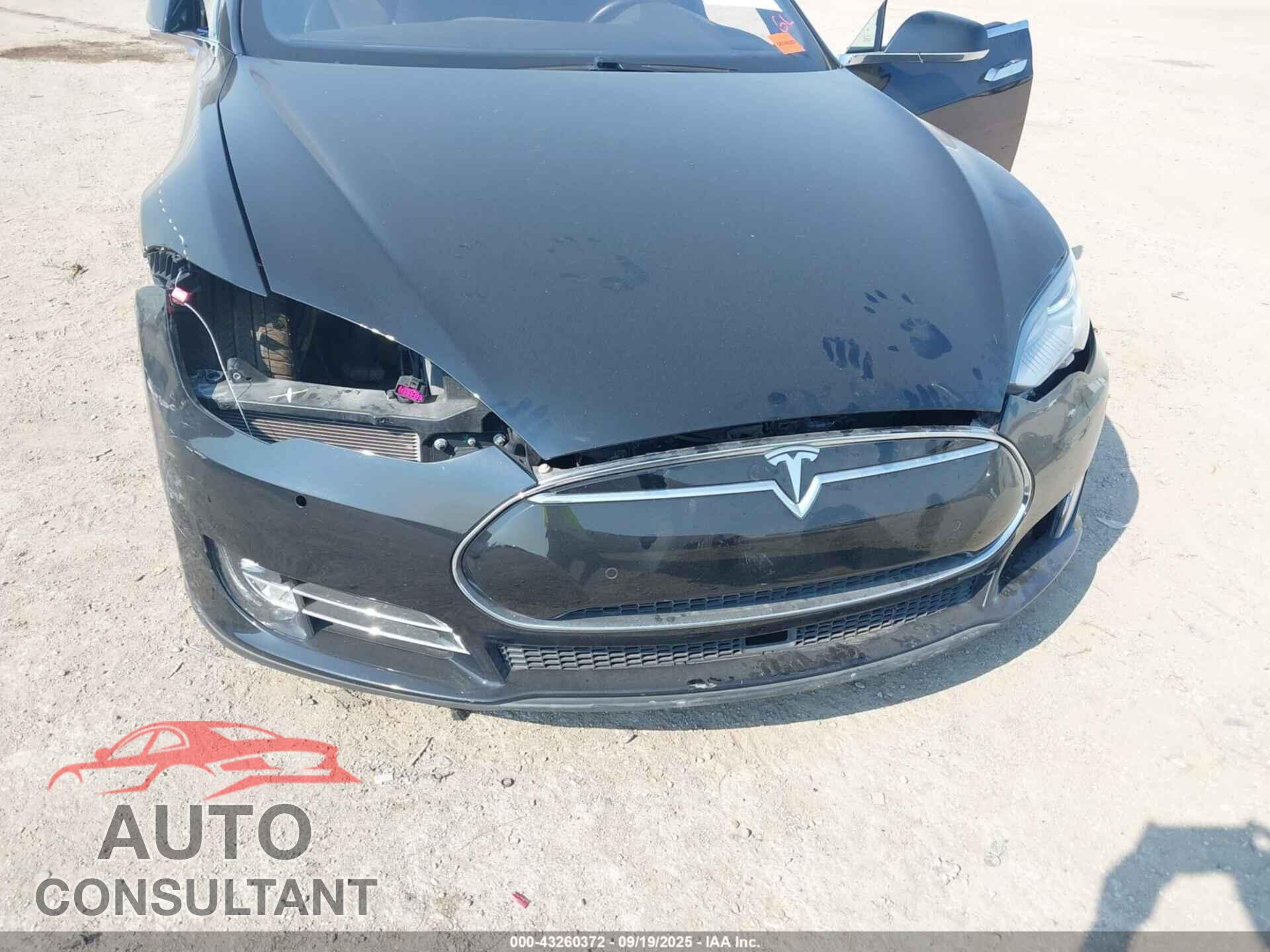 TESLA MODEL S 2015 - 5YJSA1E24FF115586
