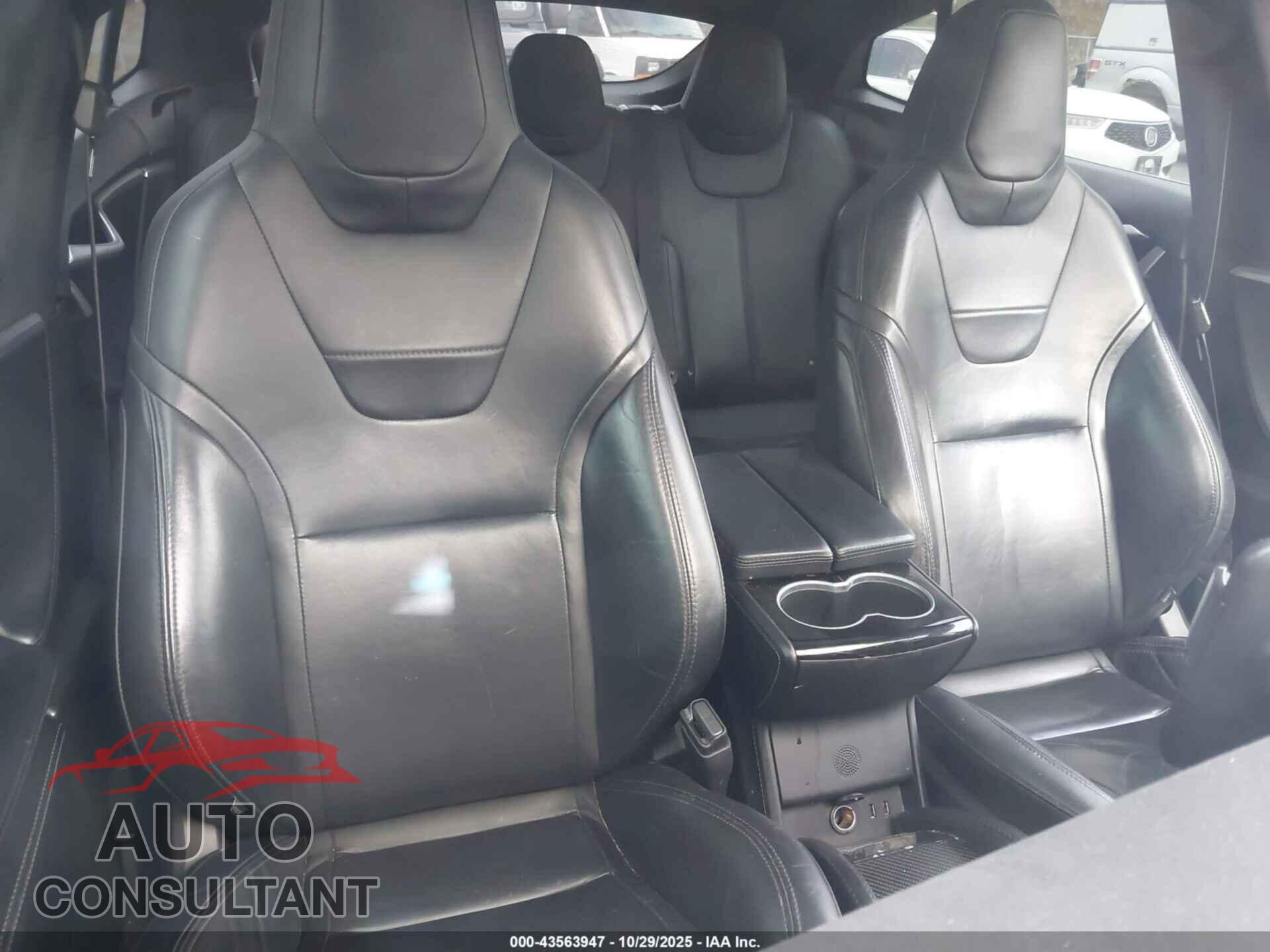 TESLA MODEL S 2015 - 5YJSA1E20FF117996