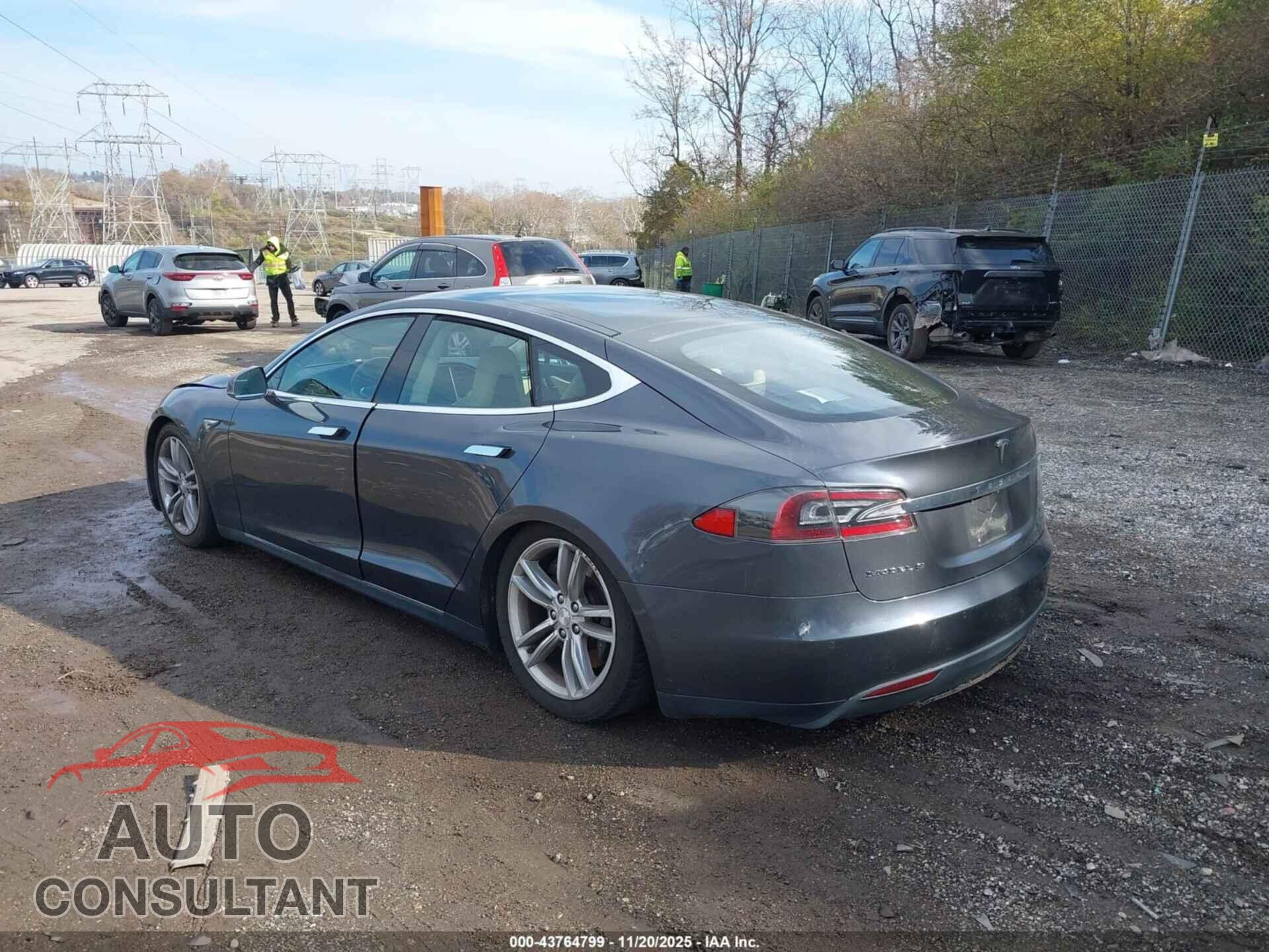 TESLA MODEL S 2015 - 5YJSA1H21FF095177