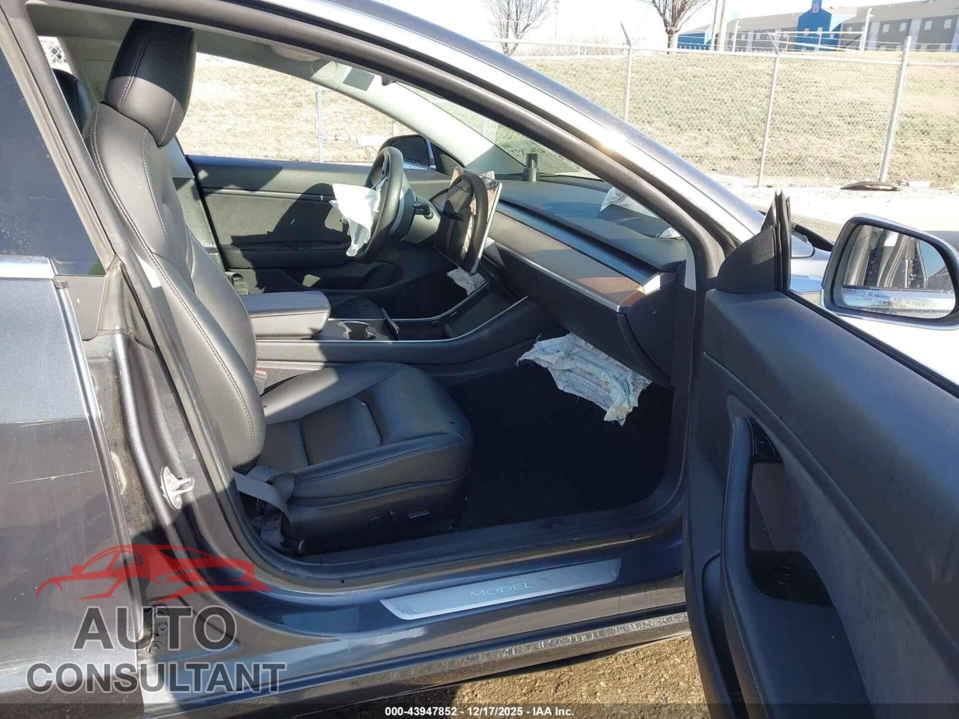 TESLA MODEL 3 2020 - 5YJ3E1EB2LF774853