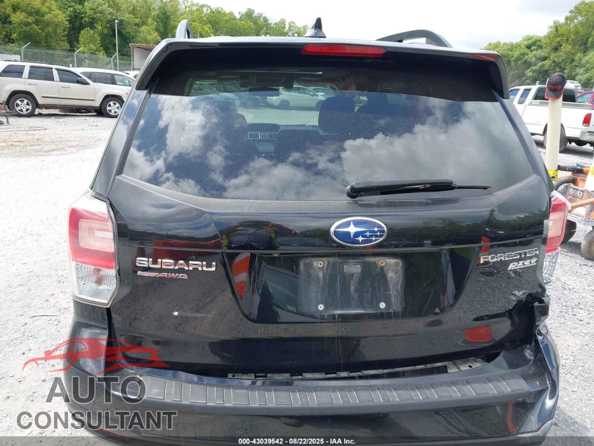 SUBARU FORESTER 2017 - JF2SJAGC7HH573293