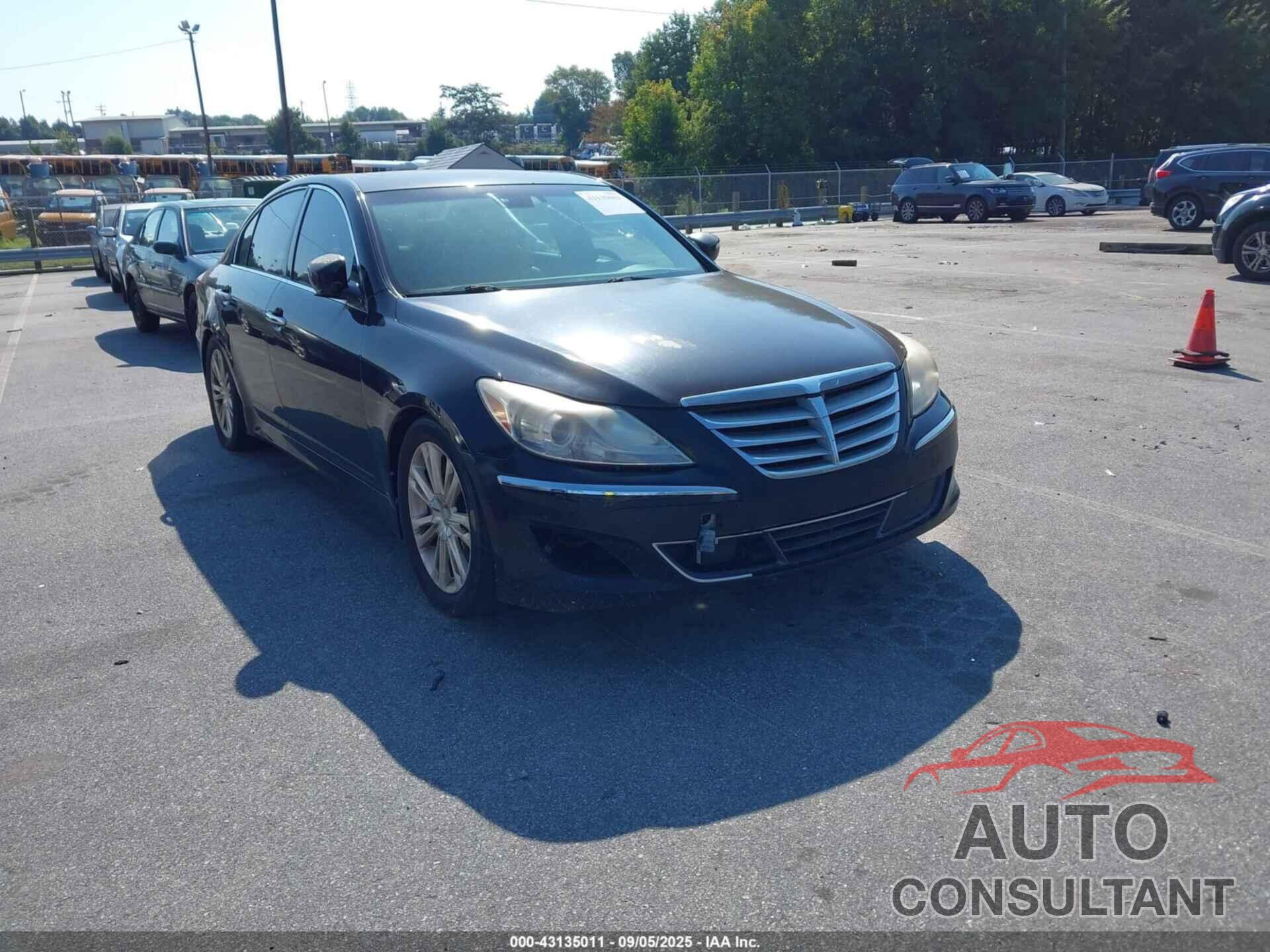 HYUNDAI GENESIS 2013 - KMHGC4DD1DU238153