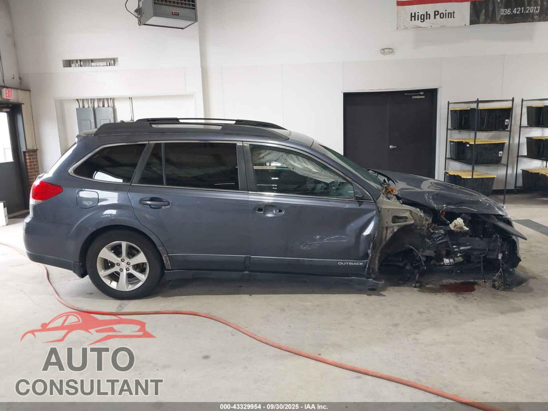 SUBARU OUTBACK 2014 - 4S4BRBLC4E3328670
