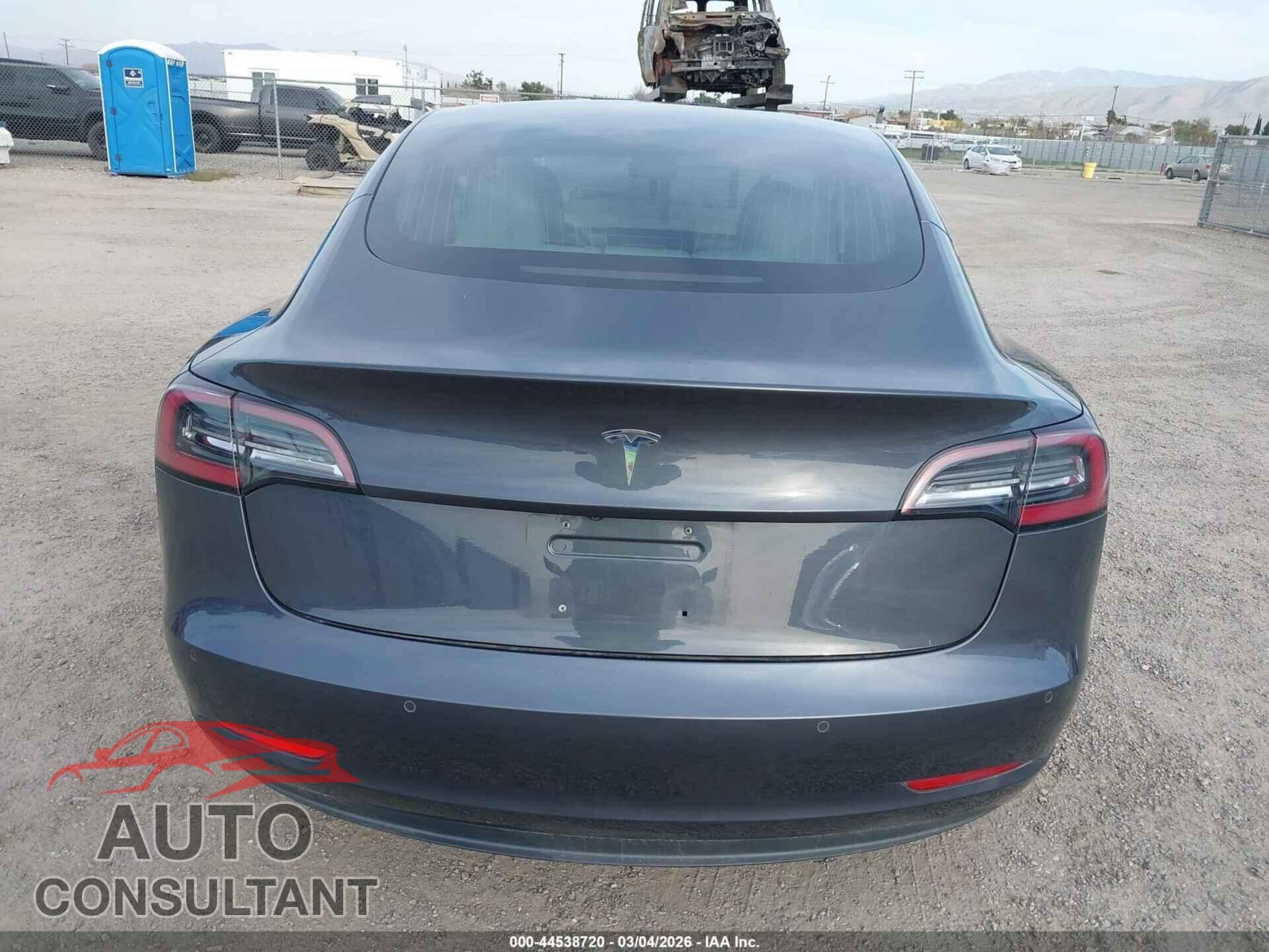 TESLA MODEL 3 2018 - 5YJ3E1EB6JF096069