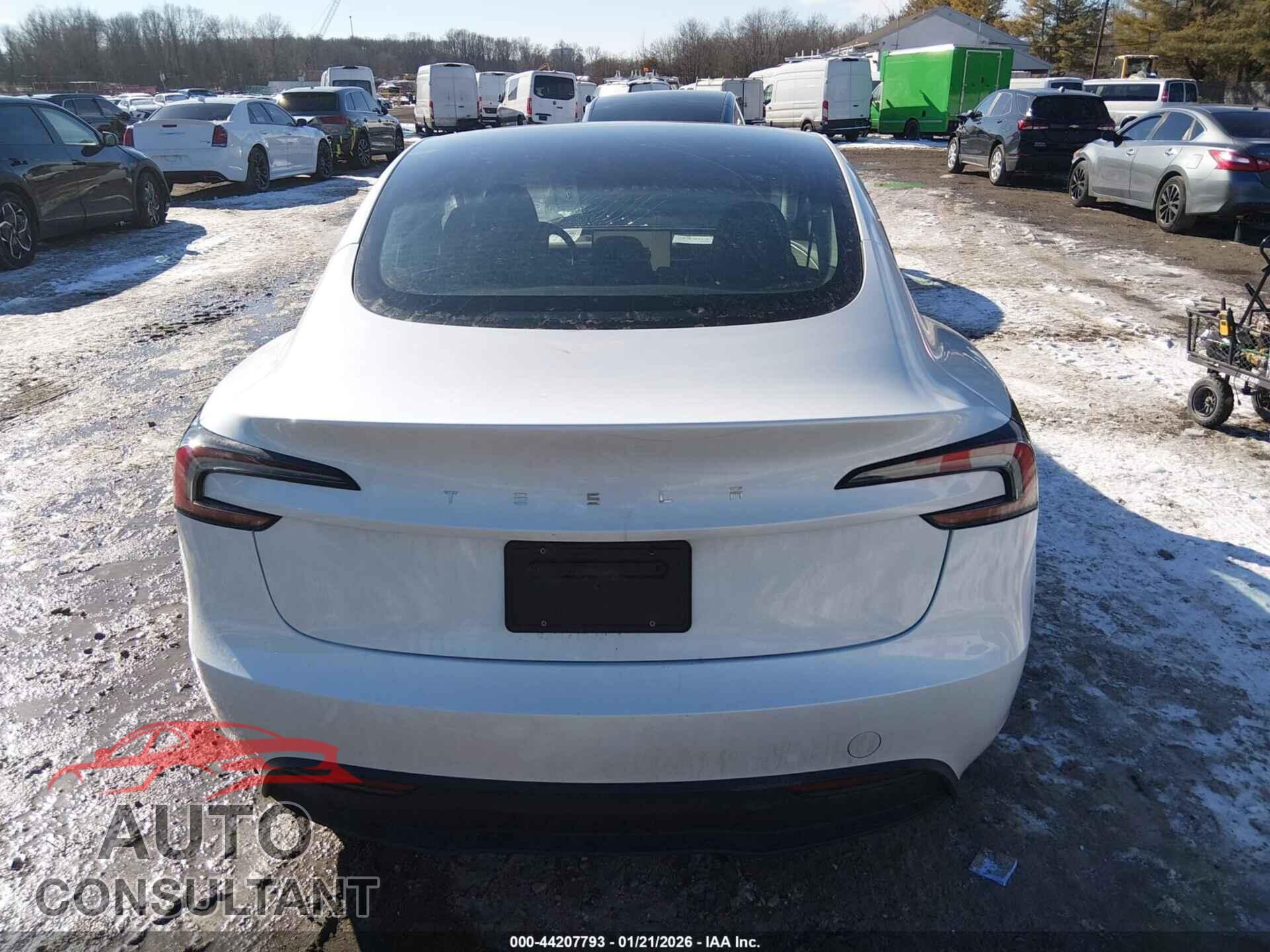 TESLA MODEL 3 2024 - 5YJ3E1EA4RF822675