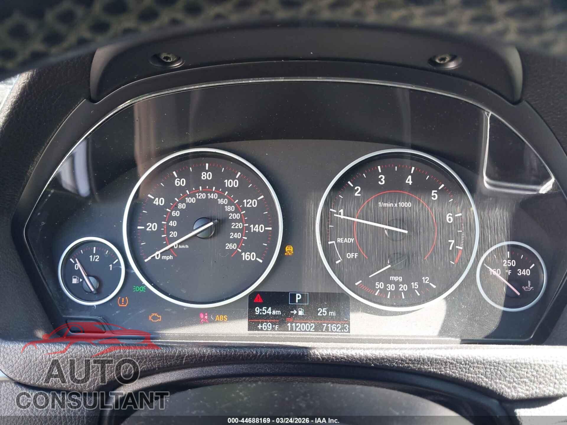BMW 328I 2016 - WBA8E9G5XGNU29103