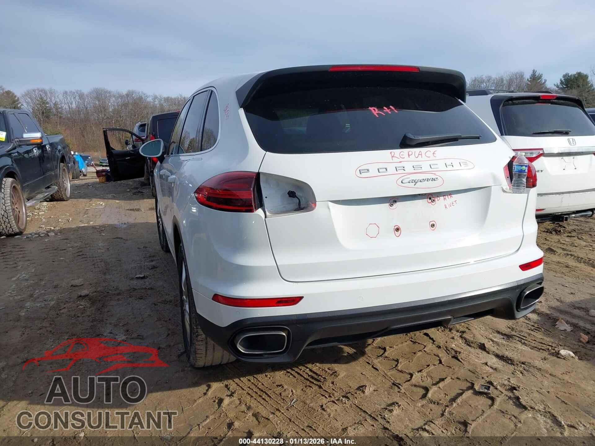 PORSCHE CAYENNE 2016 - WP1AA2A23GKA09012