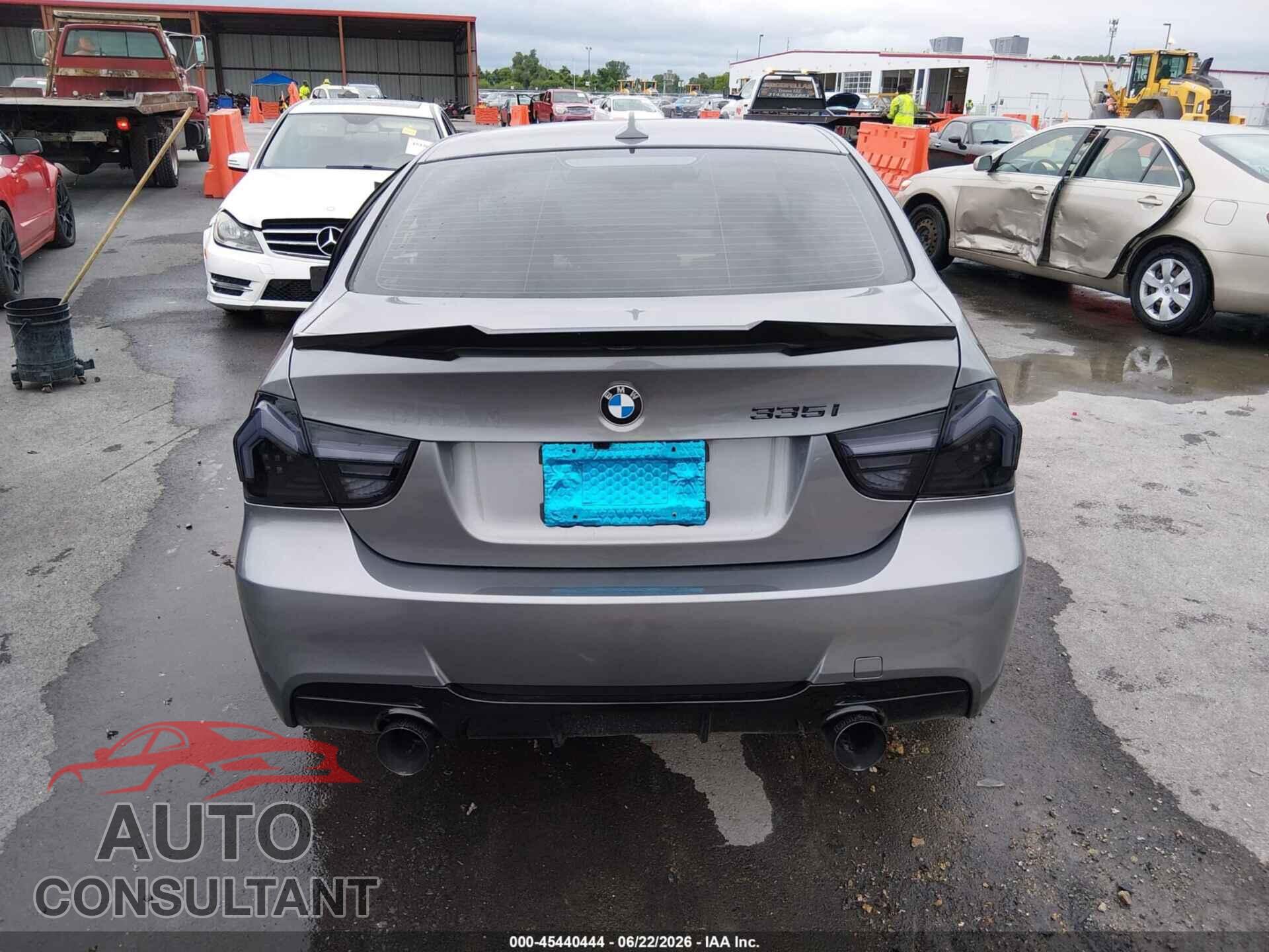 BMW 335I 2011 - WBAPL5C56BA919716