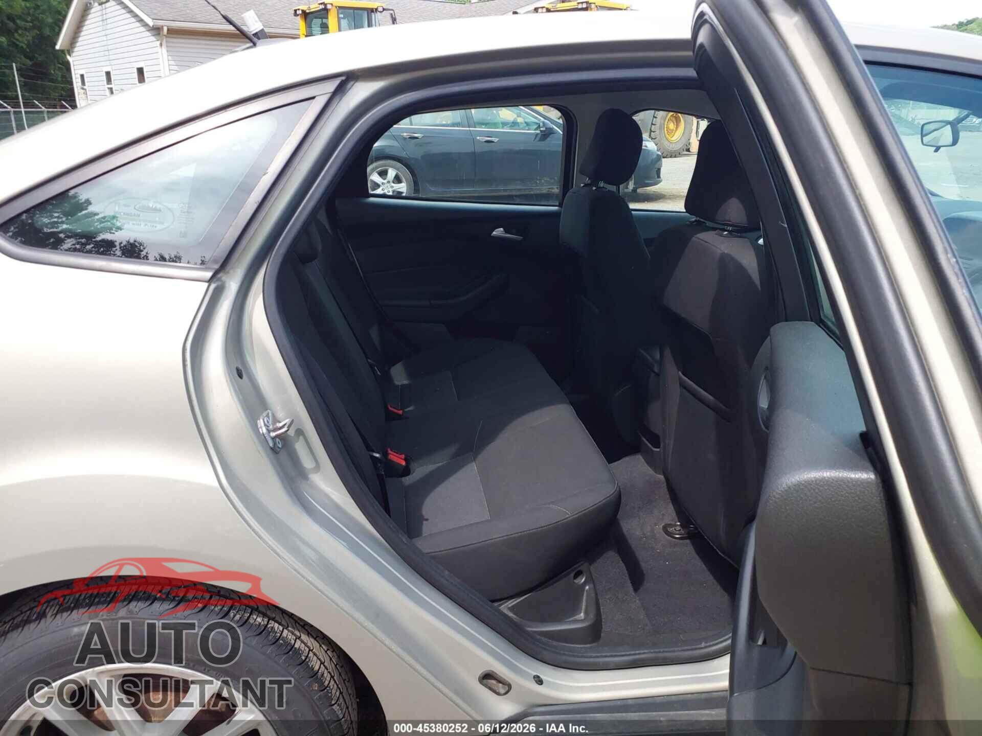 FORD FOCUS 2016 - 1FADP3F26GL343370