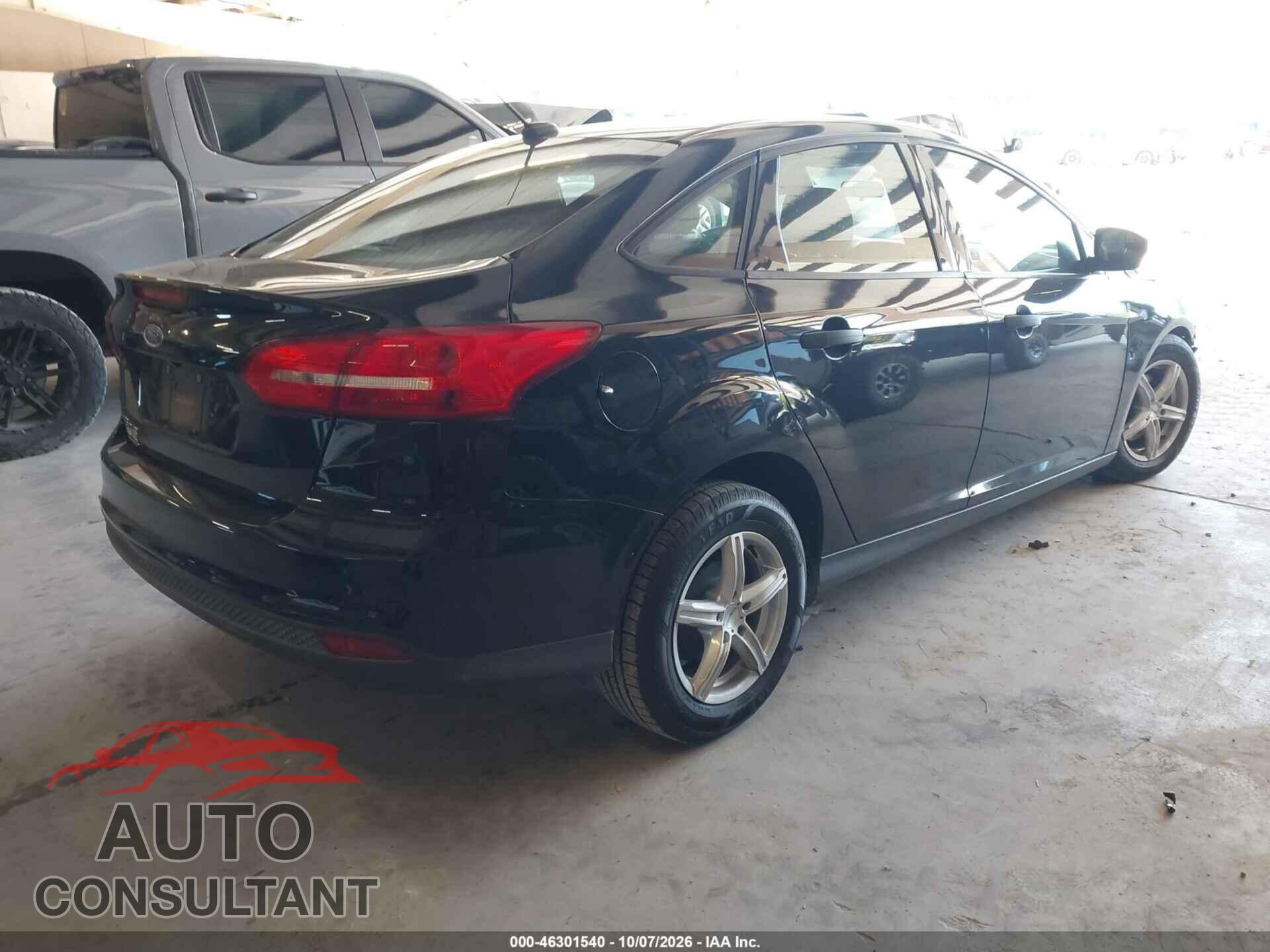 FORD FOCUS 2017 - 1FADP3E24HL330930