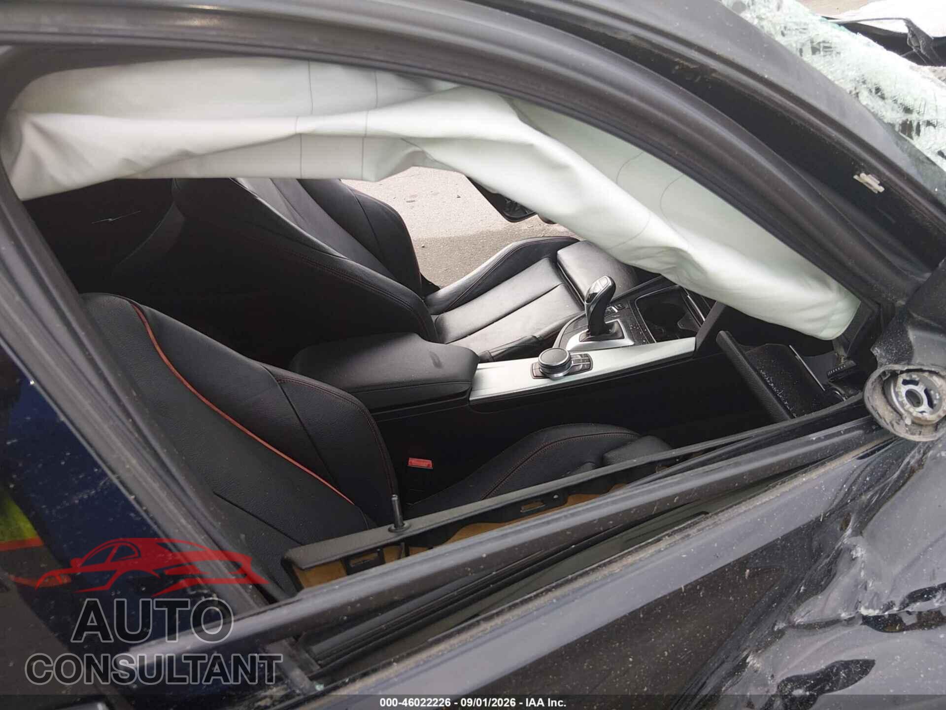 BMW 330I 2018 - WBA8D9G52JNU71663