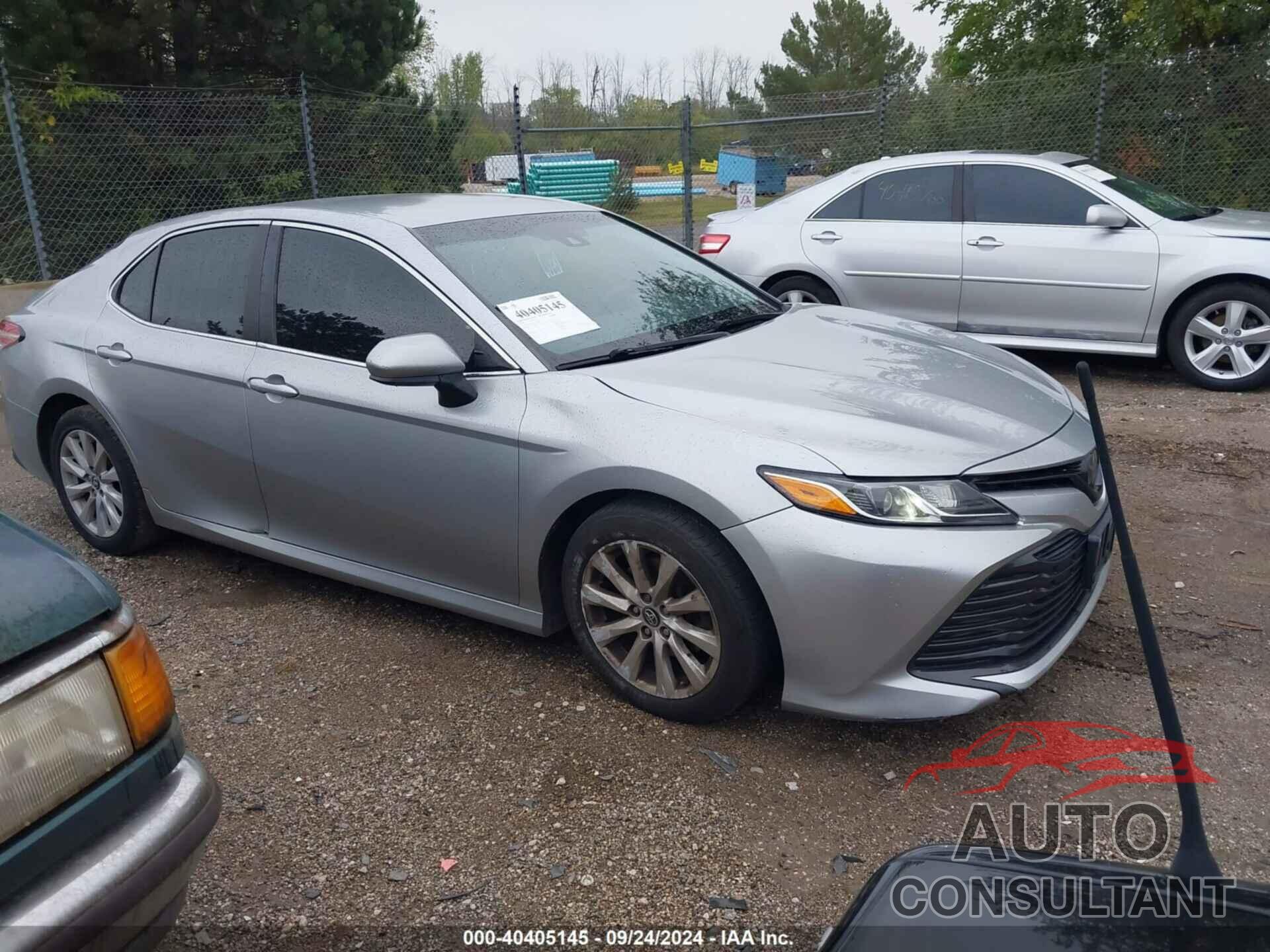 TOYOTA CAMRY 2018 - 4T1B11HK5JU573032