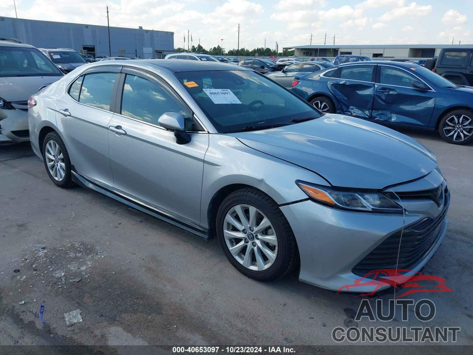 TOYOTA CAMRY 2018 - 4T1B11HK5JU141668