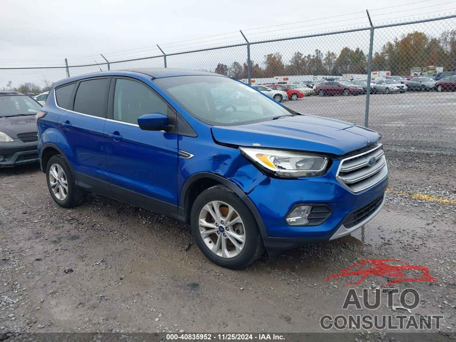 FORD ESCAPE 2017 - 1FMCU9GD0HUE23000