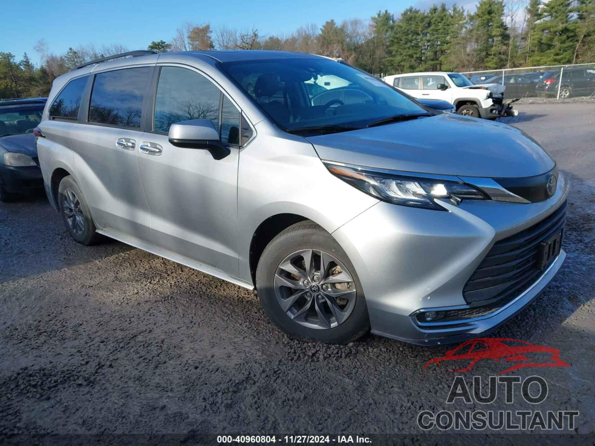 TOYOTA SIENNA 2022 - 5TDYSKFC5NS043408