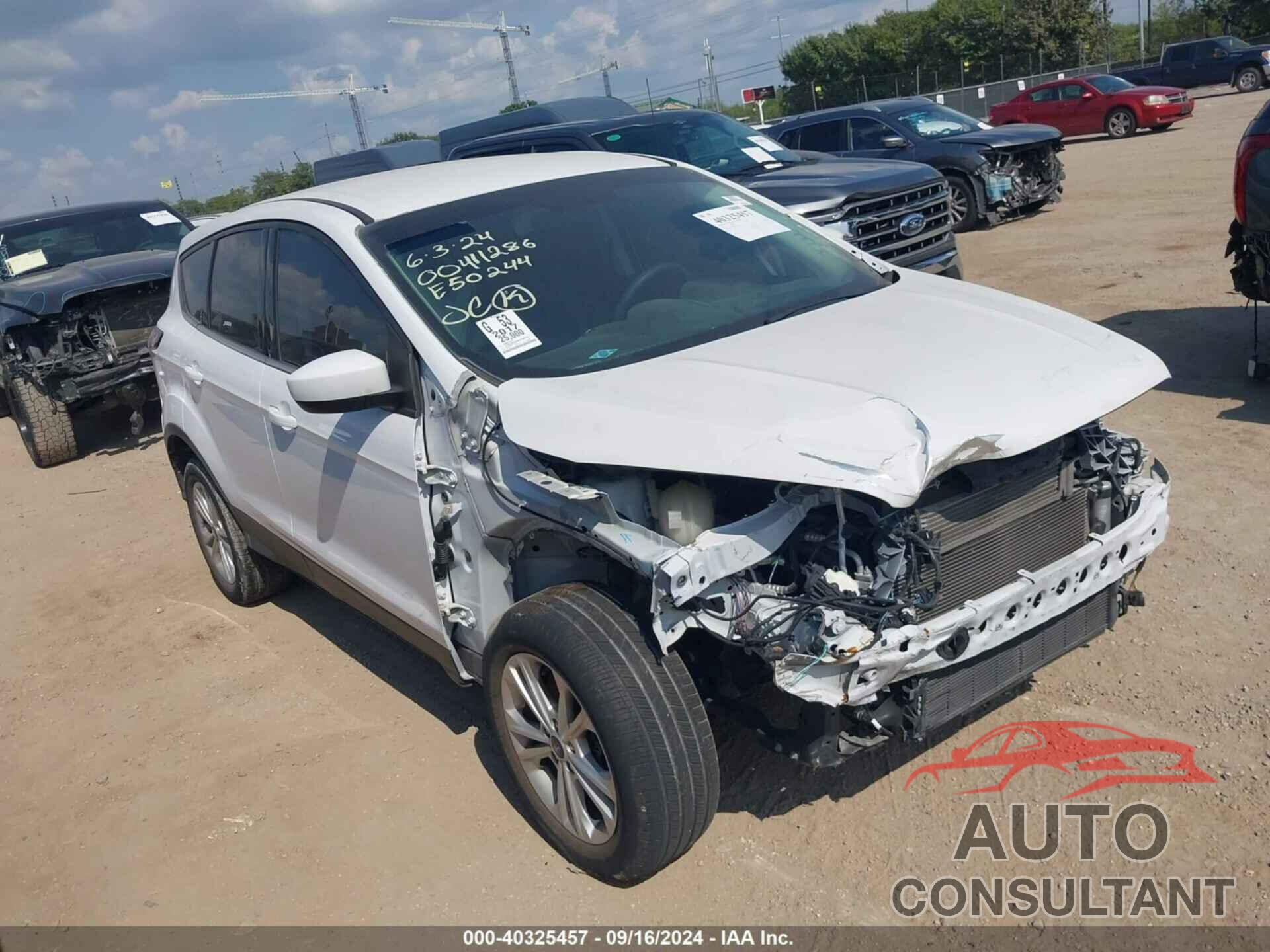 FORD ESCAPE 2017 - 1FMCU9GD9HUE50244