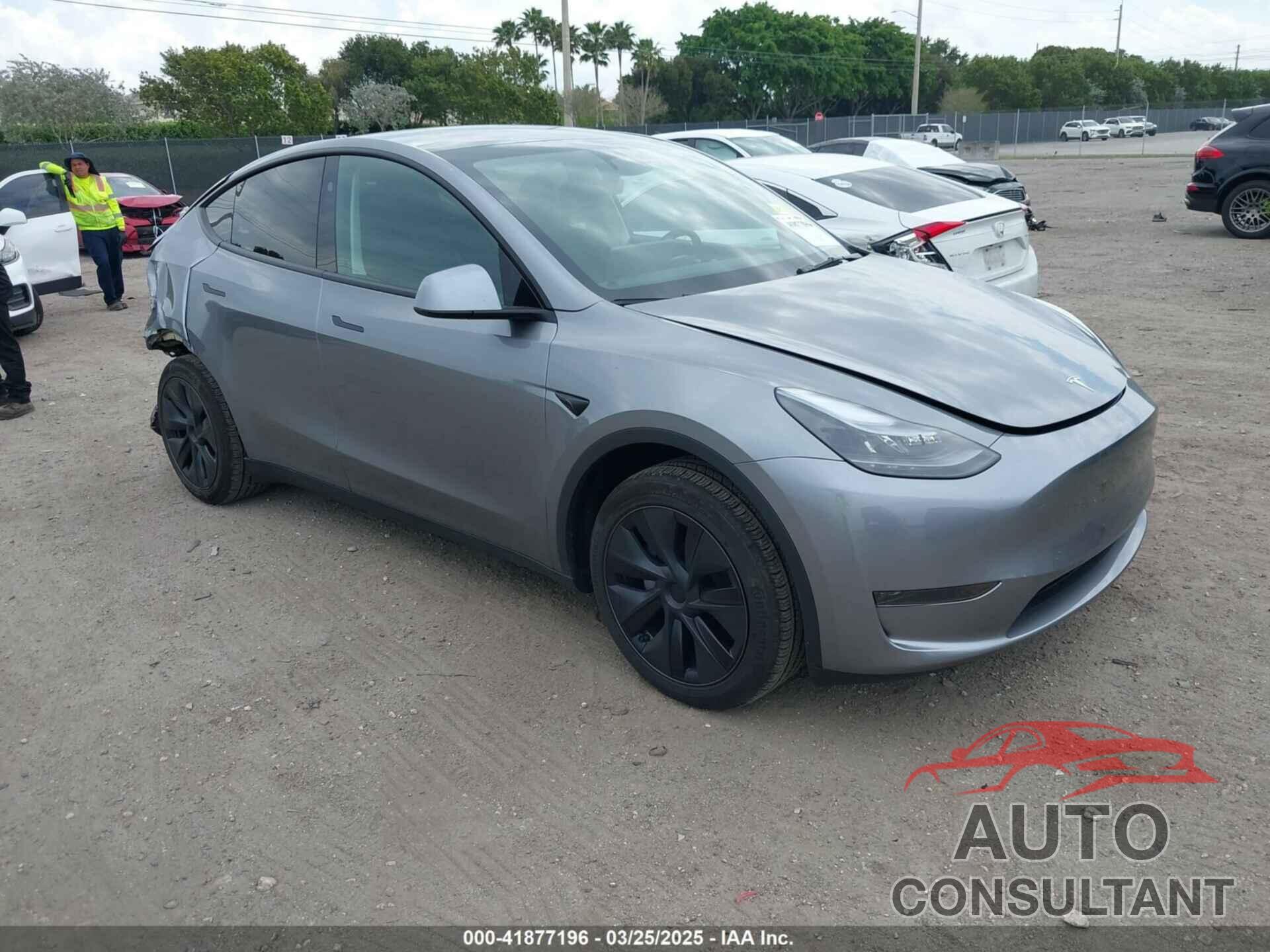 TESLA MODEL Y 2025 - 7SAYGDED5SF257258