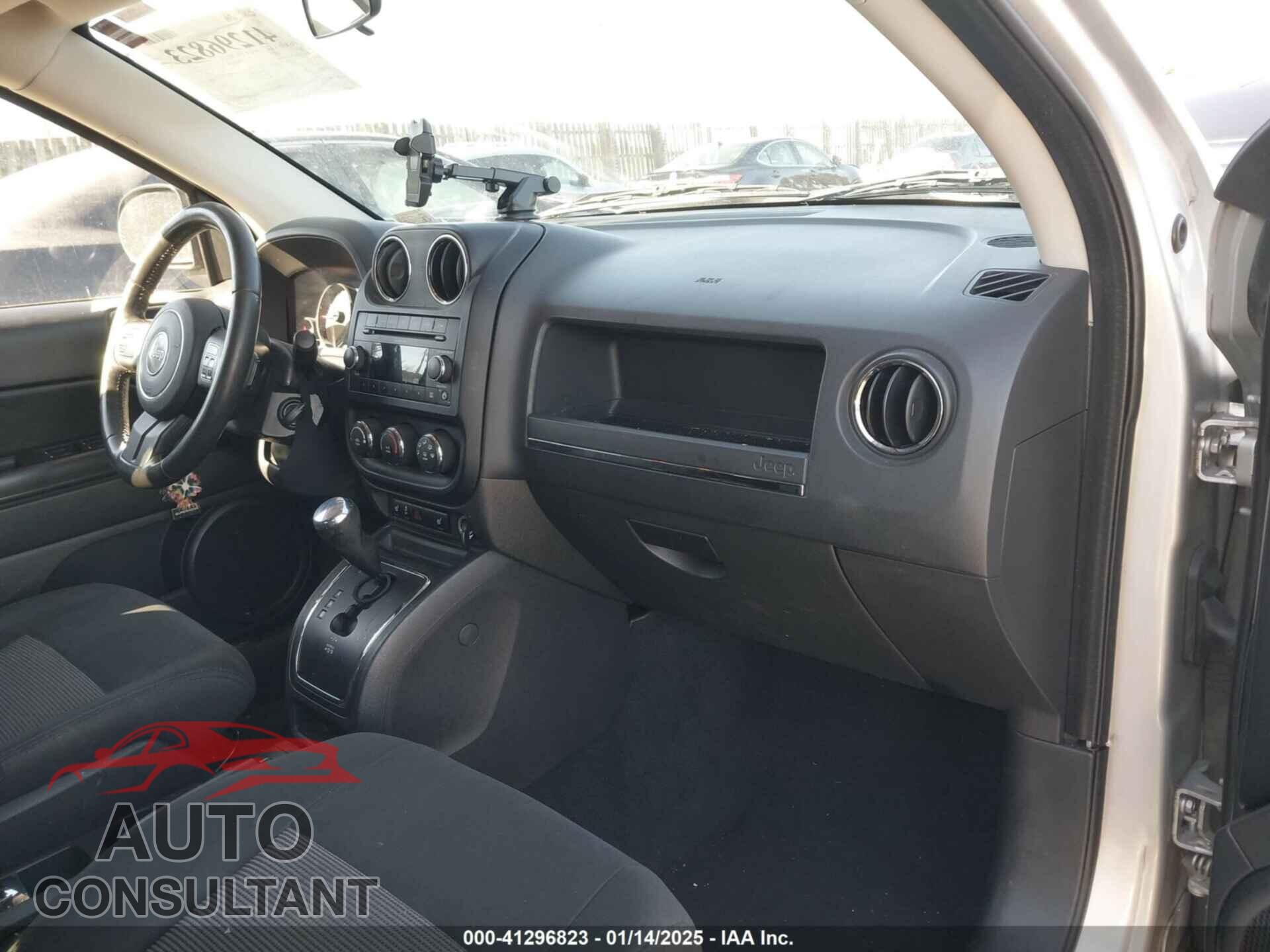 JEEP COMPASS 2011 - 1J4NF1FB3BD206843