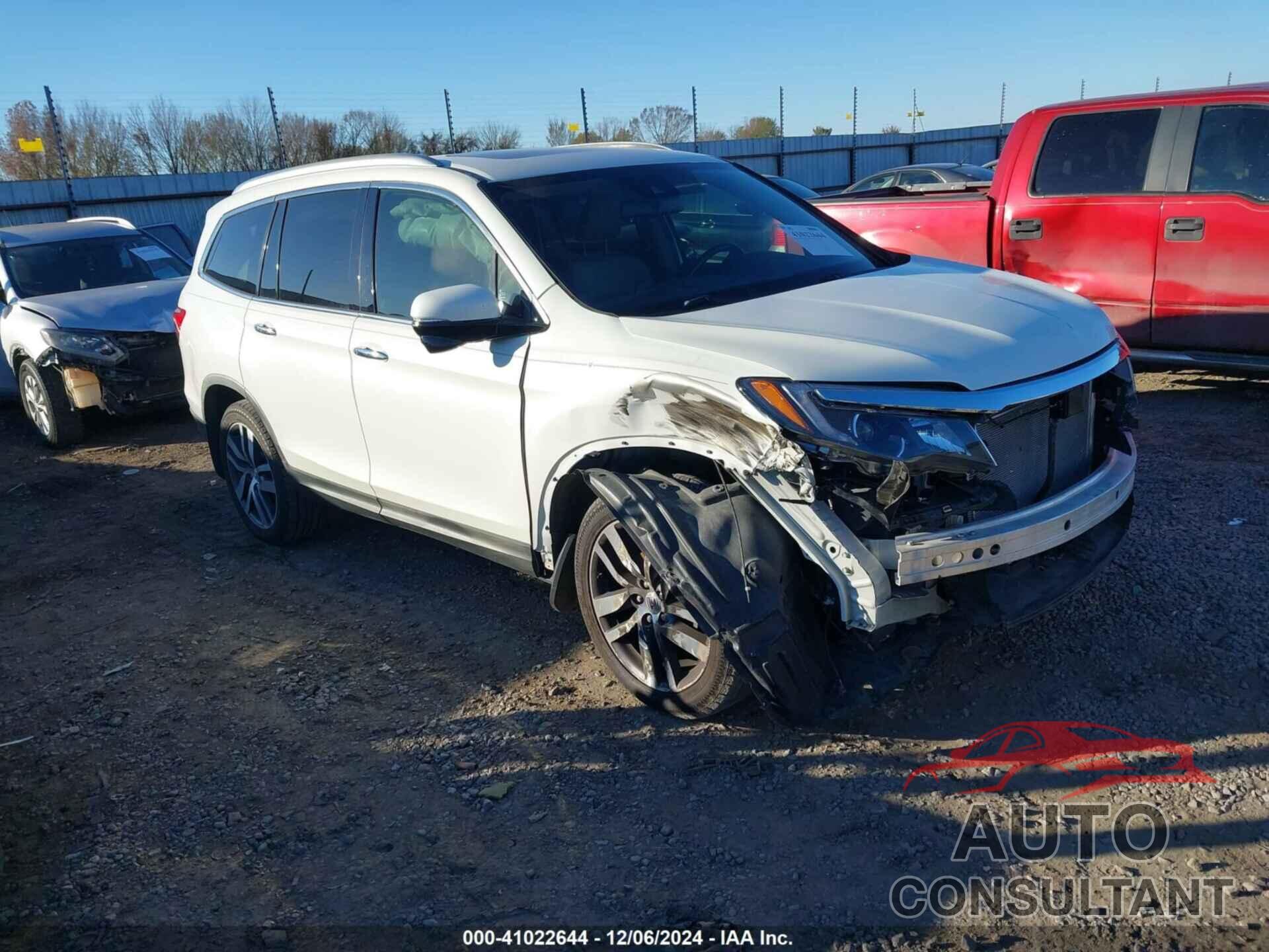 HONDA PILOT 2017 - 5FNYF5H99HB015532