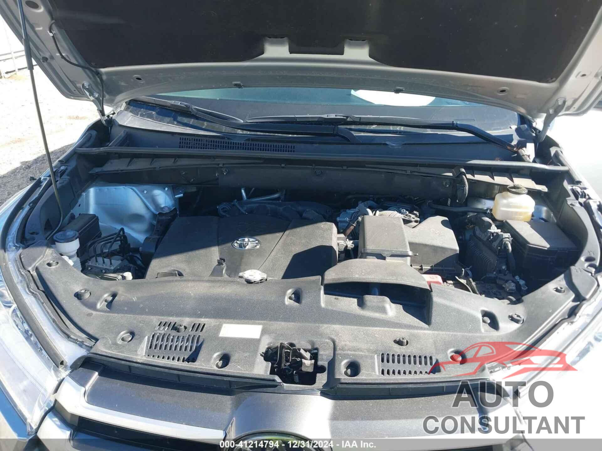 TOYOTA HIGHLANDER 2019 - 5TDKZRFH0KS570709