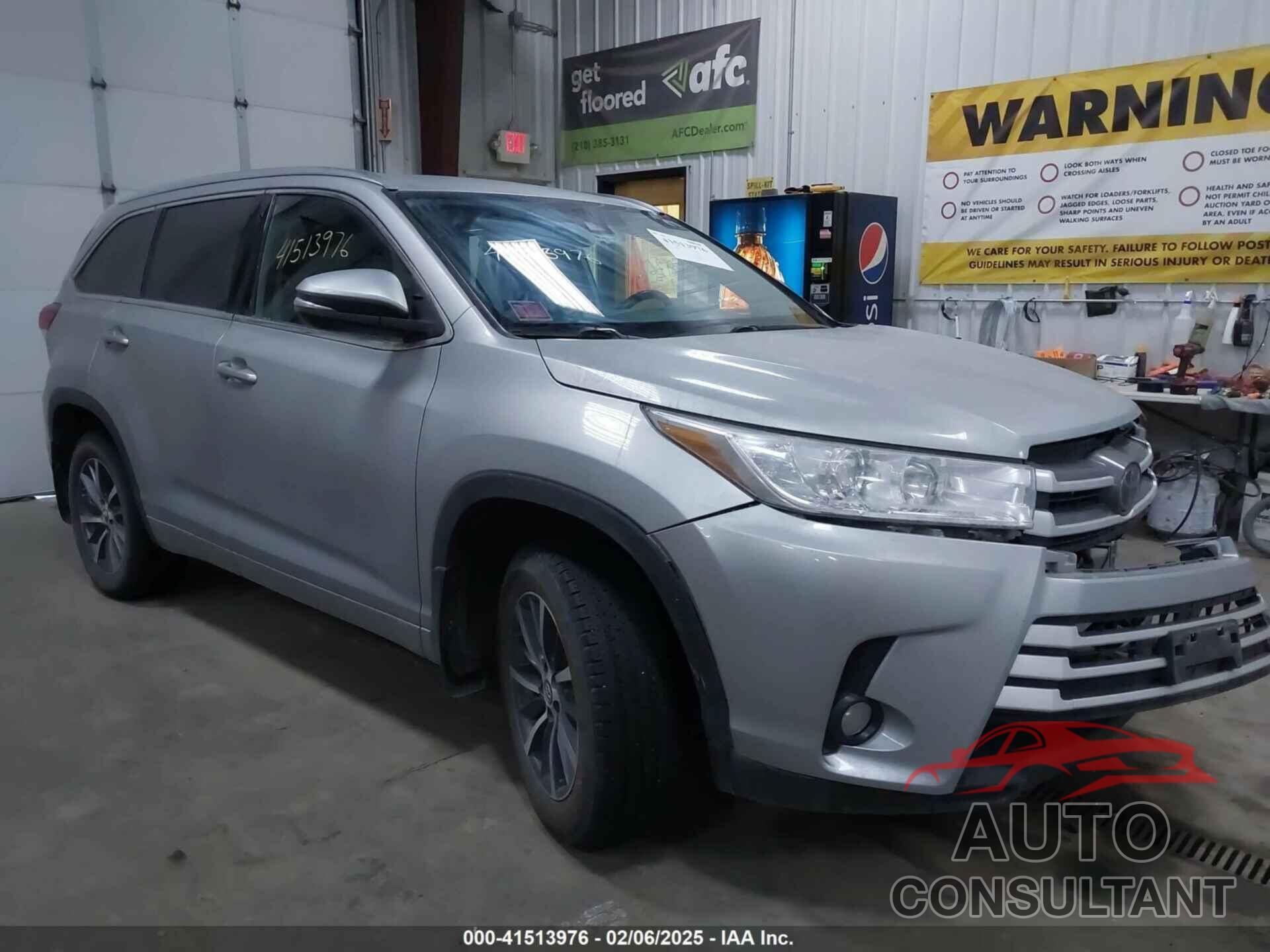 TOYOTA HIGHLANDER 2018 - 5TDJZRFH0JS548574