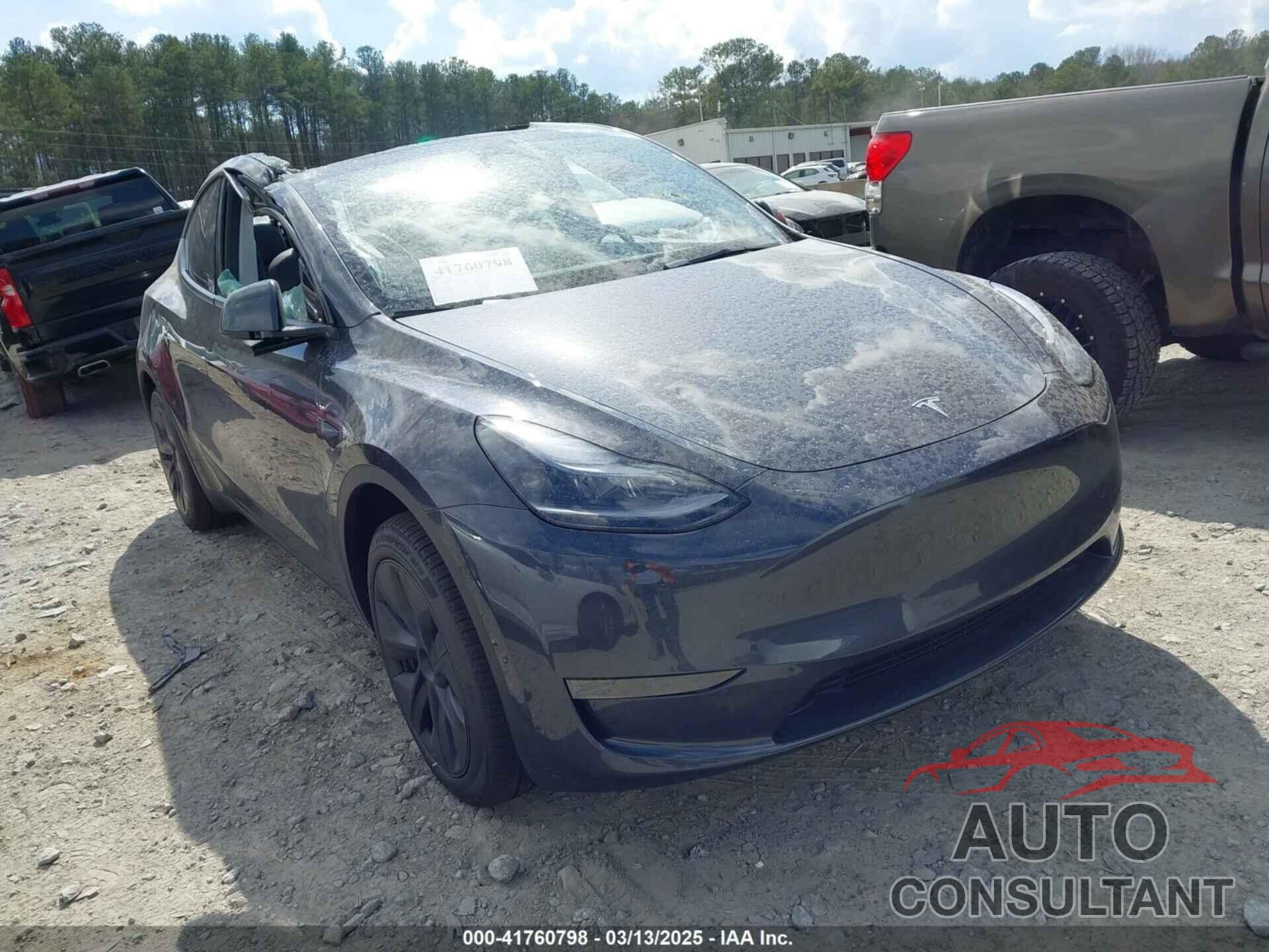 TESLA MODEL Y 2025 - 7SAYGDED3SA352138