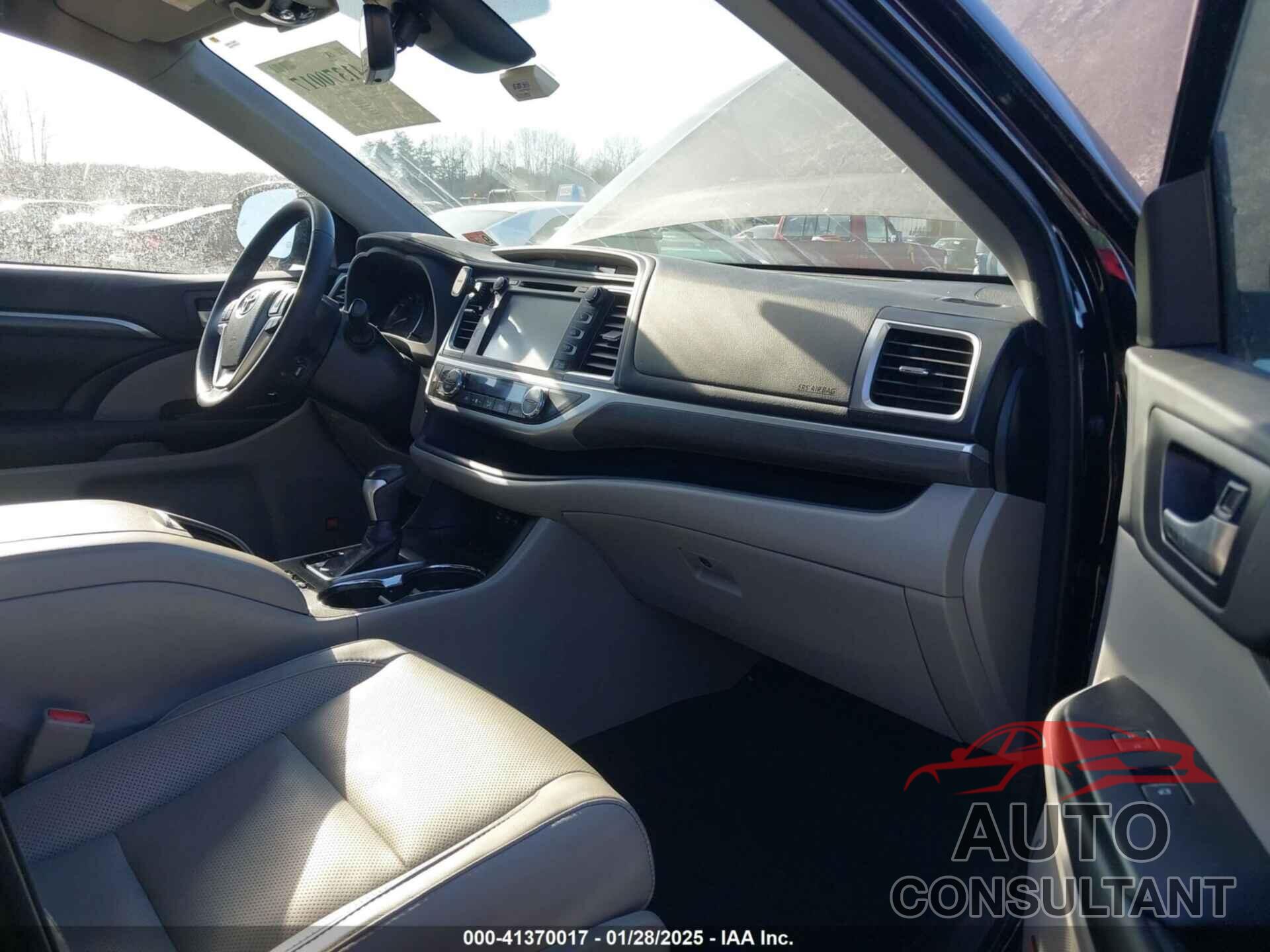 TOYOTA HIGHLANDER 2018 - 5TDDZRFH3JS869473