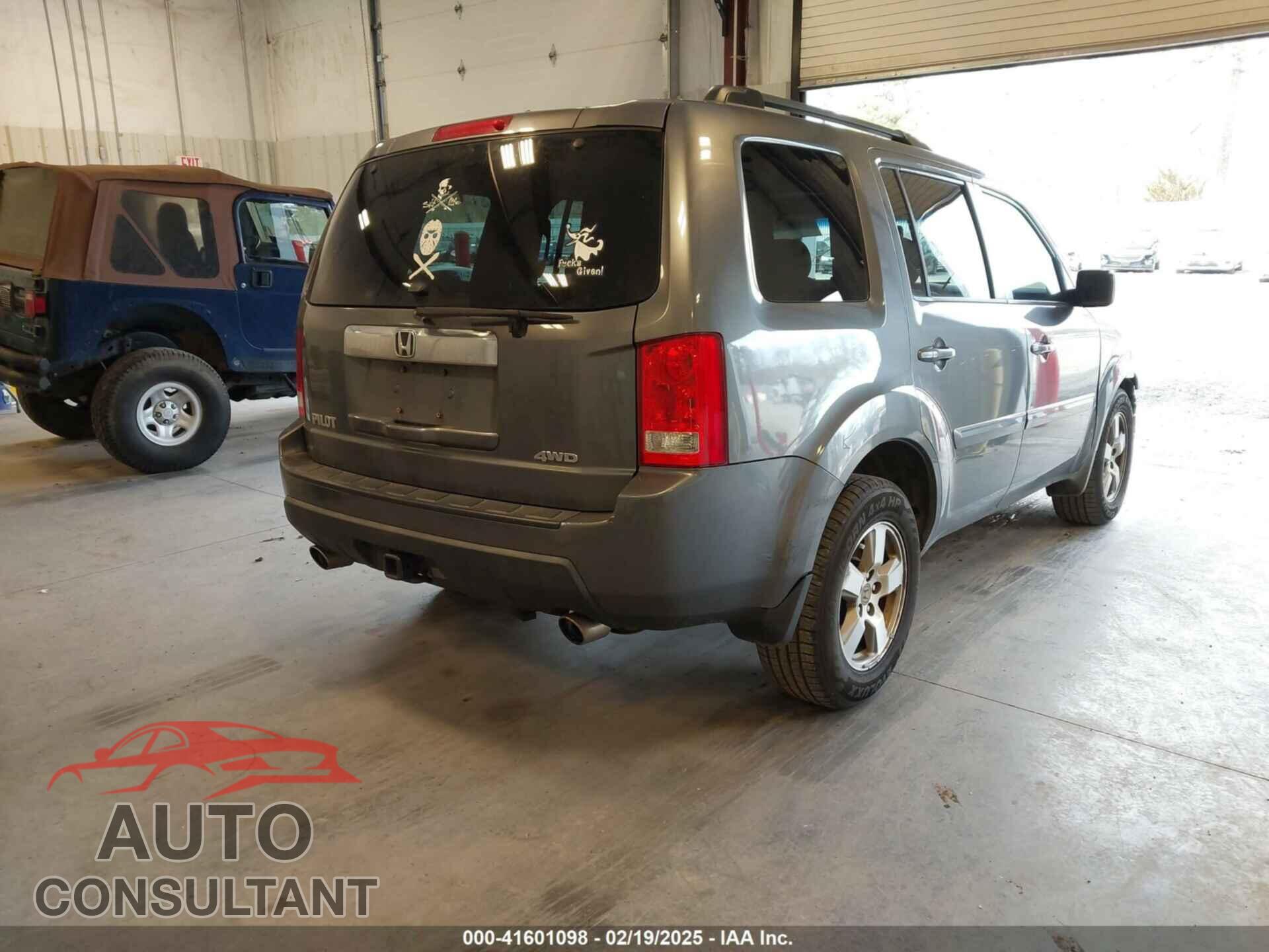 HONDA PILOT 2011 - 5FNYF4H65BB024672