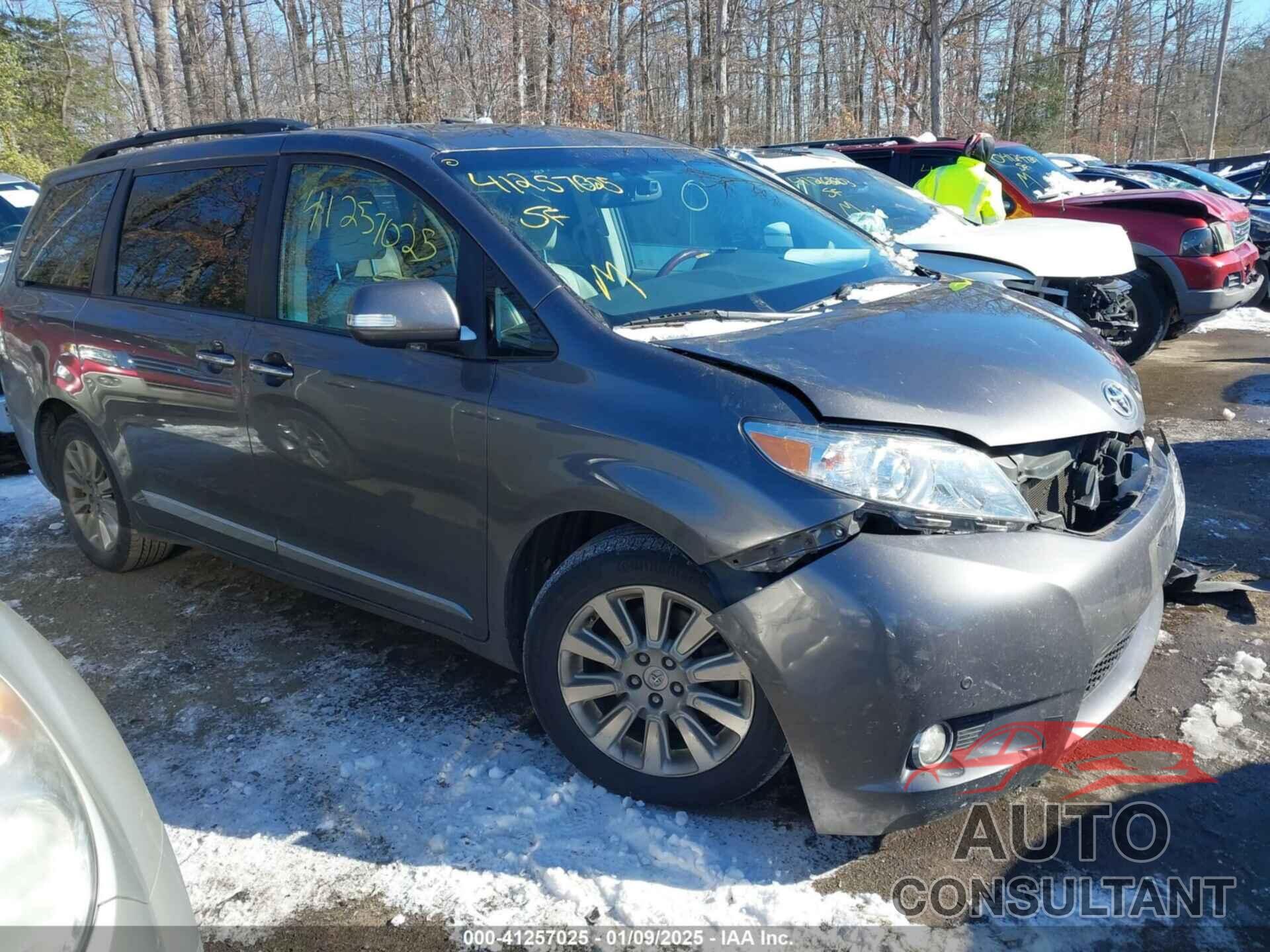 TOYOTA SIENNA 2013 - 5TDDK3DC5DS070811