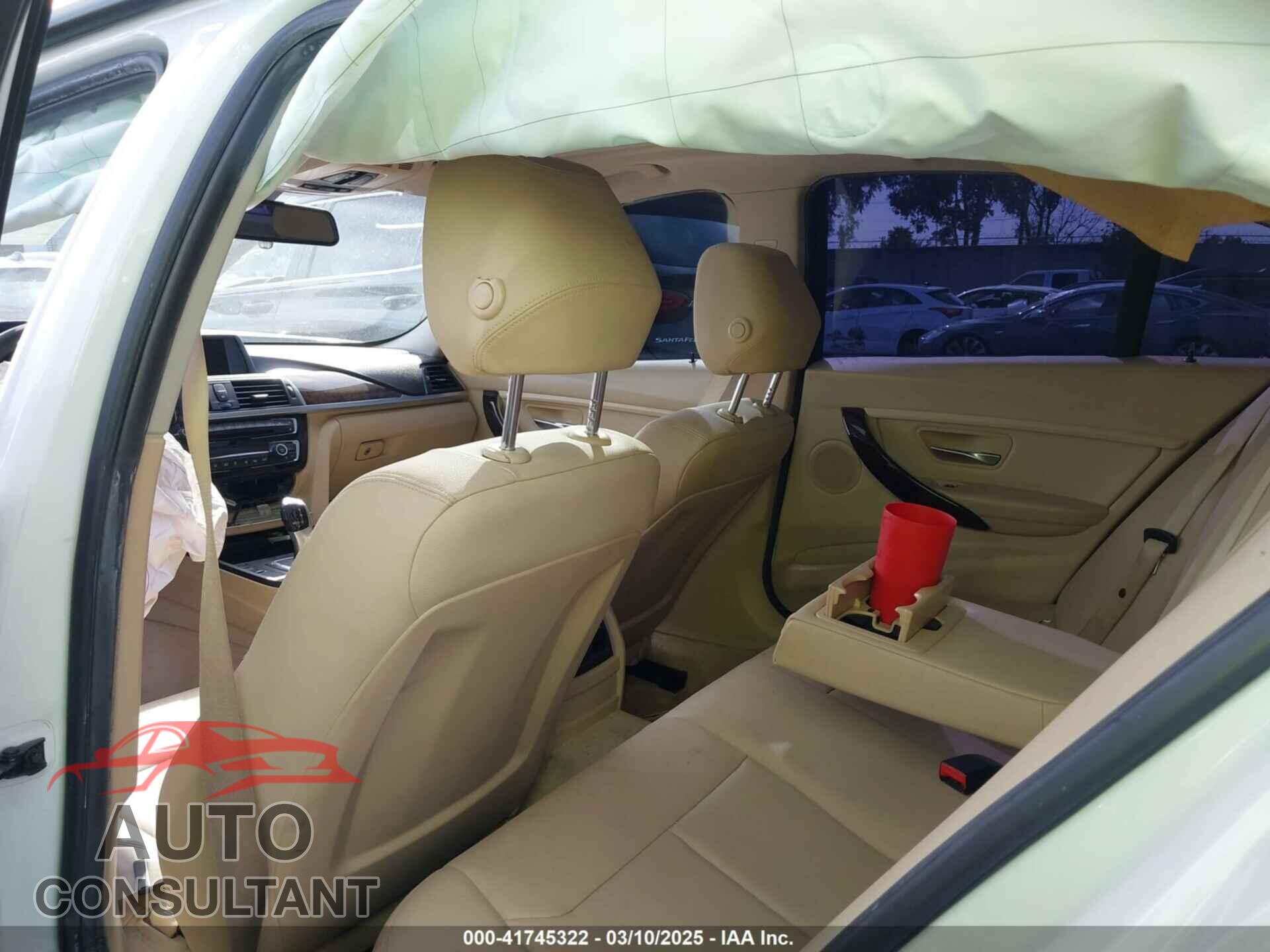 BMW 320I 2016 - WBA8E1G55GNU11559