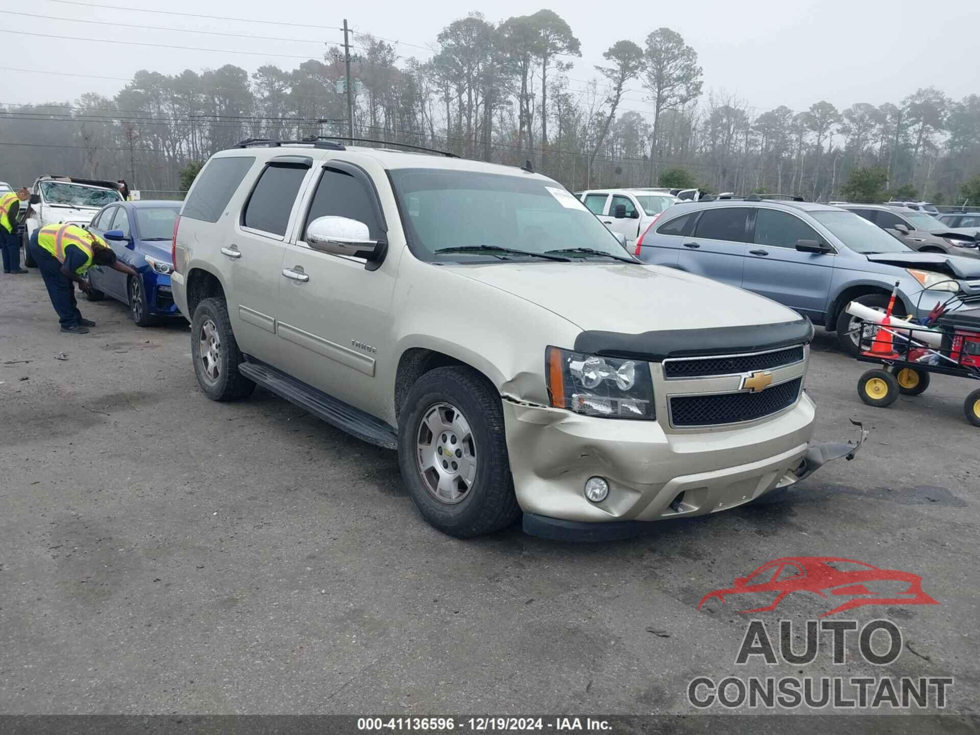 CHEVROLET TAHOE 2013 - 1GNSCBE03DR352891