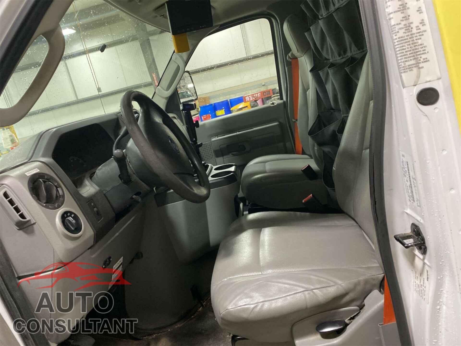 FORD ECONOLINE 2019 - 1FDXE4FS6KDC19357