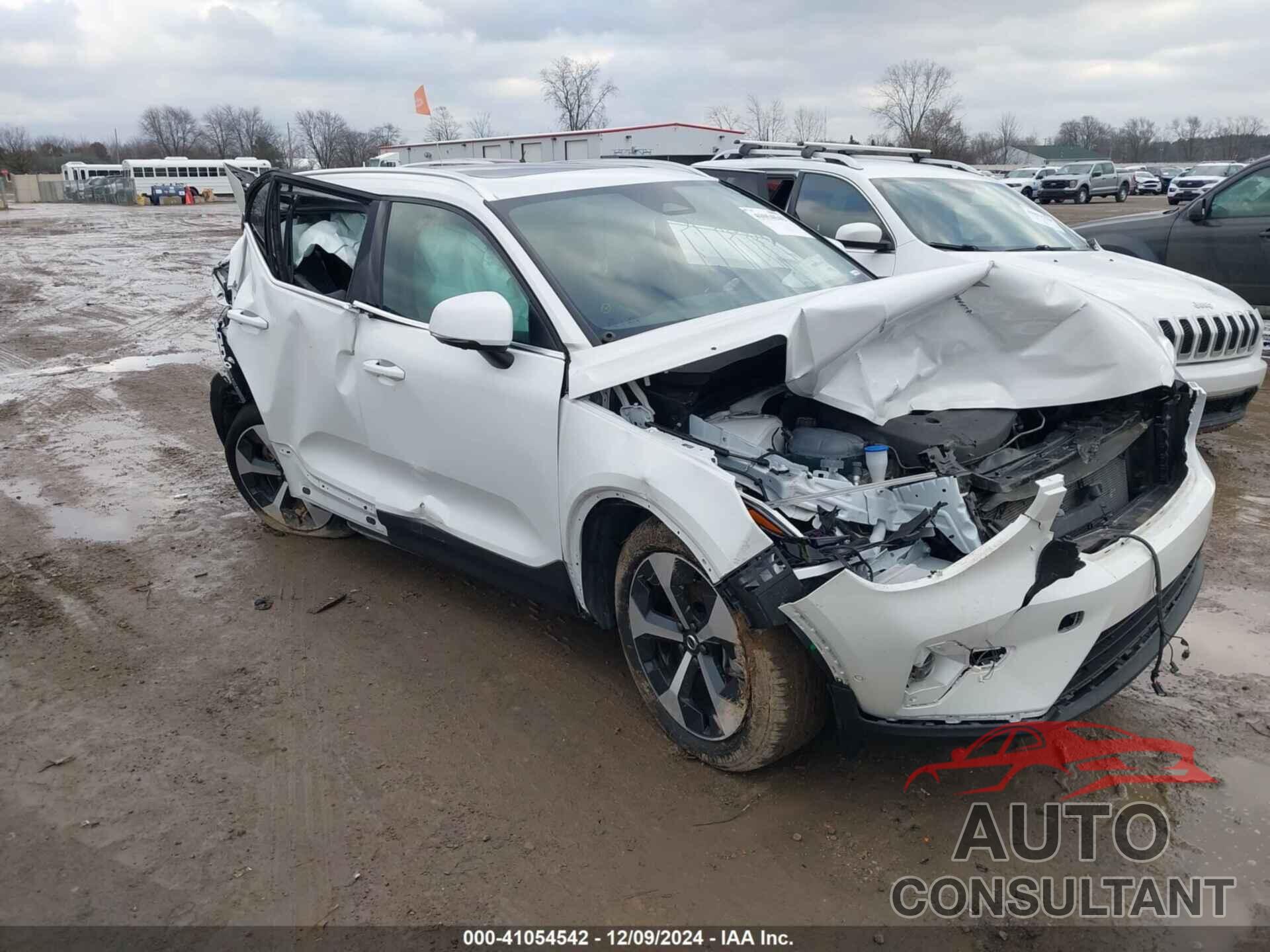 VOLVO XC40 2024 - YV4L12UE5R2339783